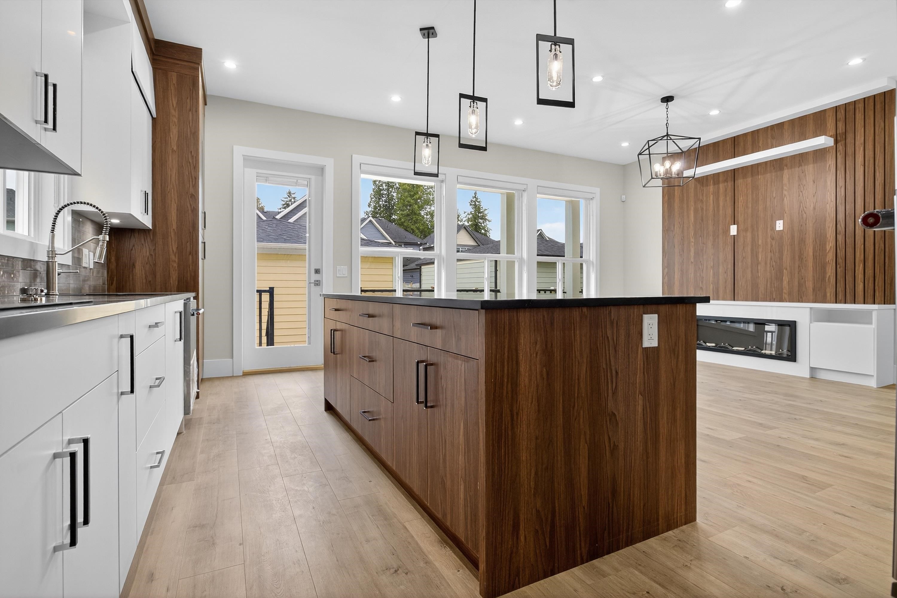 









17136


1

Avenue,
Surrey,




BC
V3Z 9R2

