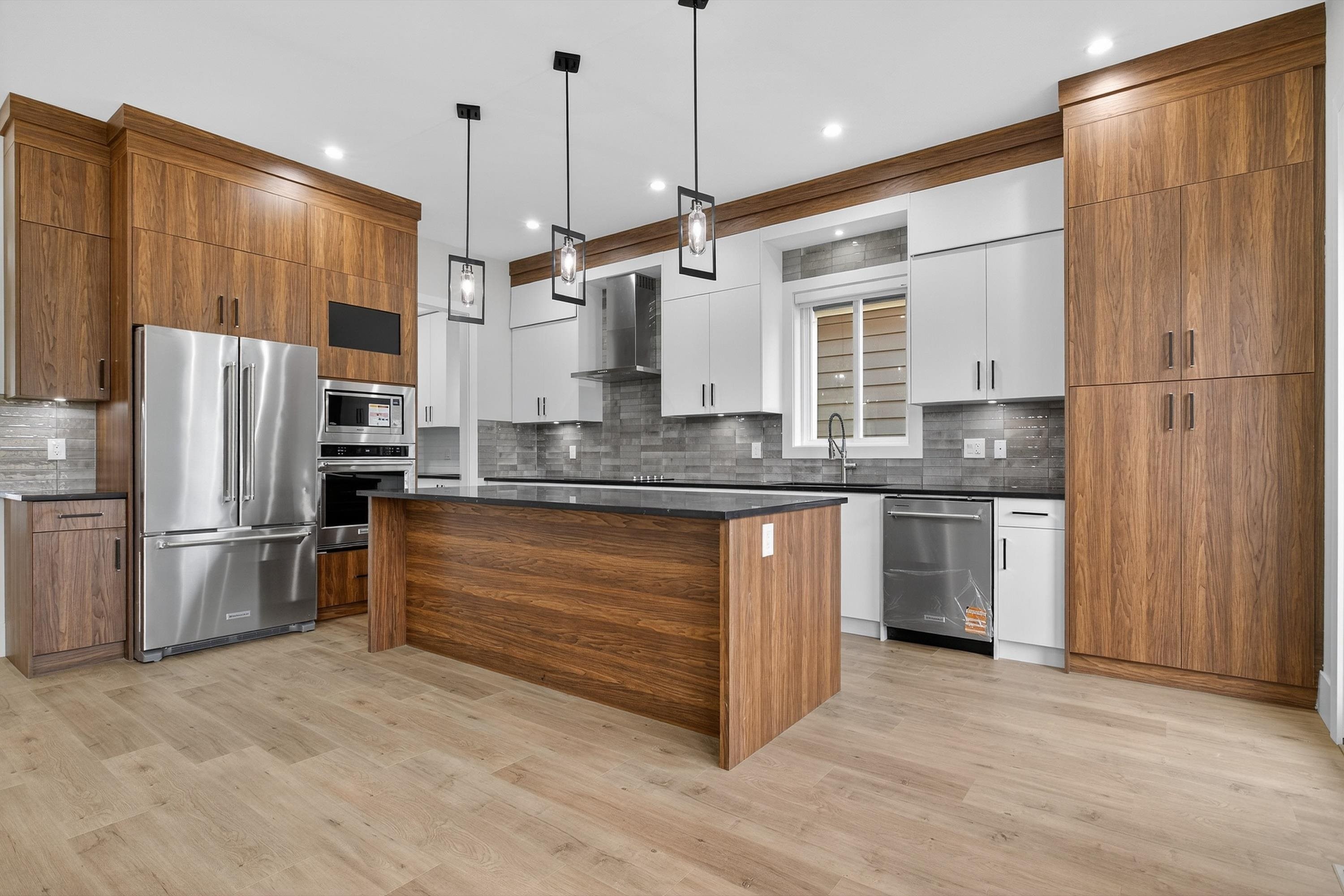 









17136


1

Avenue,
Surrey,




BC
V3Z 9R2

