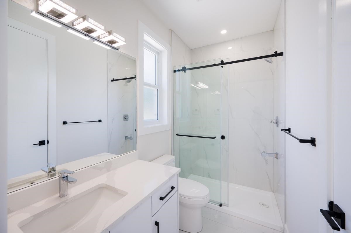 









2715


201

Street,
Langley,




BC
V2Z 0B6

