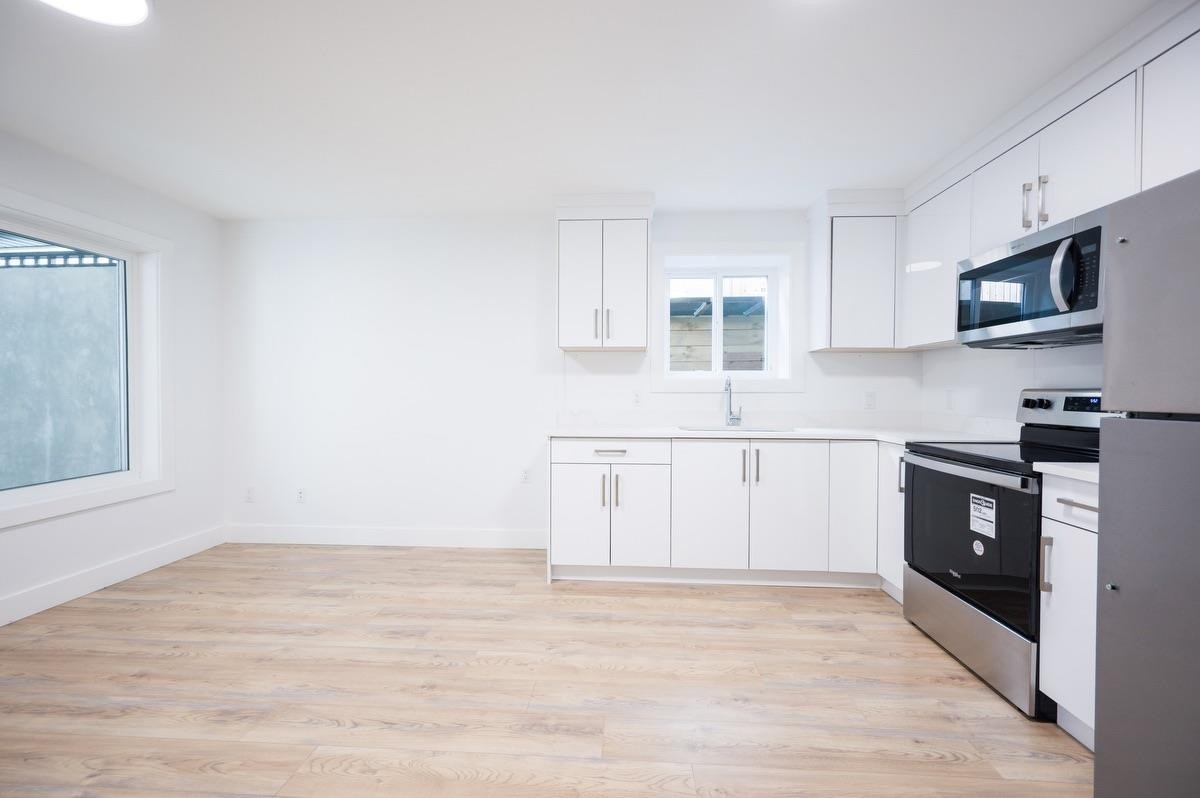 









2715


201

Street,
Langley,




BC
V2Z 0B6

