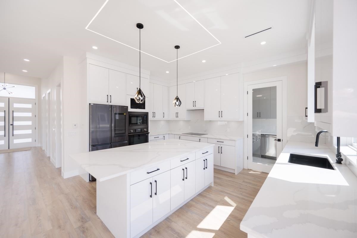 









2715


201

Street,
Langley,




BC
V2Z 0B6

