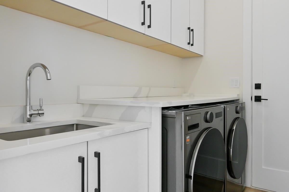 









2715


201

Street,
Langley,




BC
V2Z 0B6

