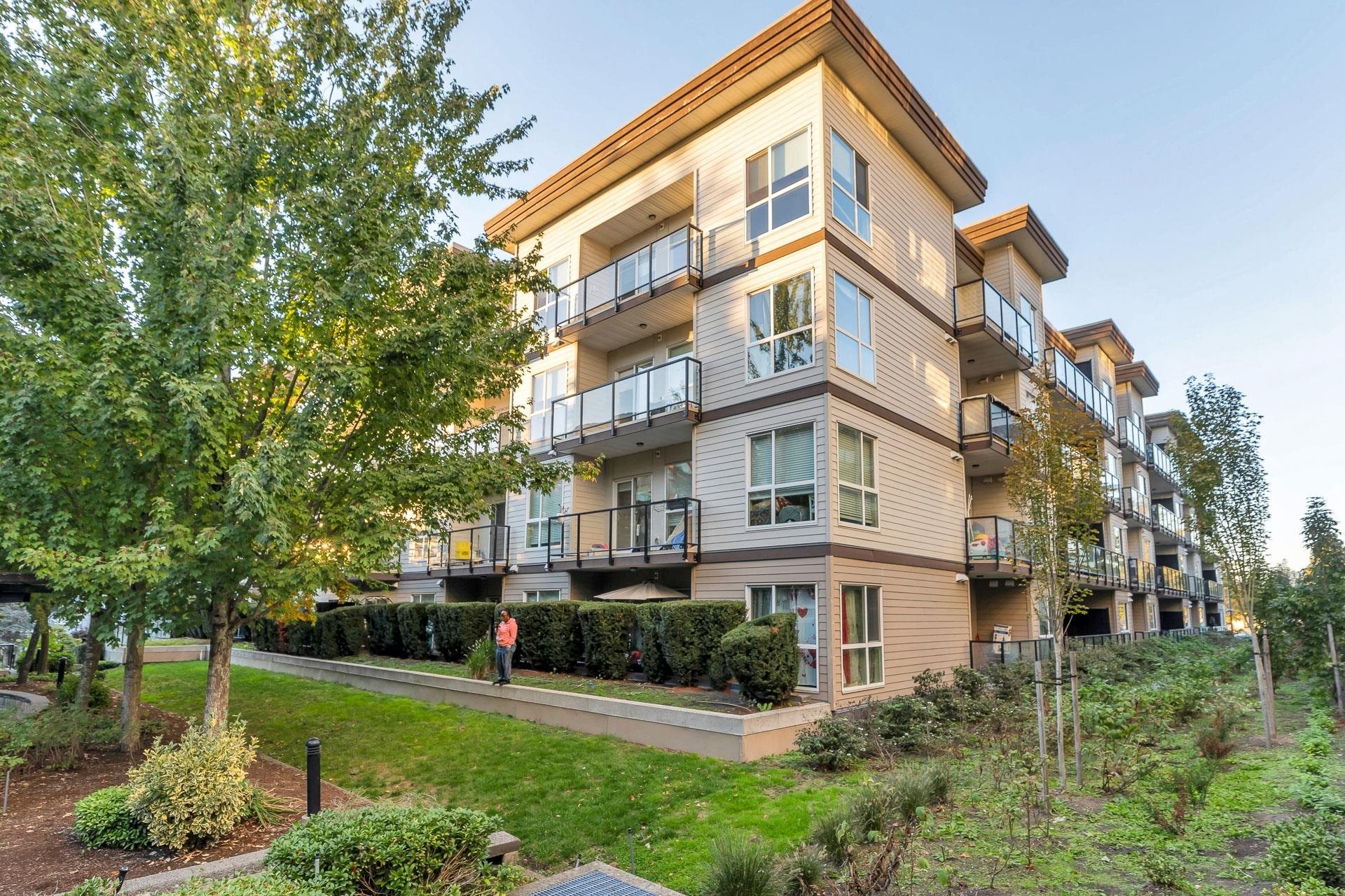 









13768


108

Avenue, 221,
Surrey,




BC
V3T 0L9

