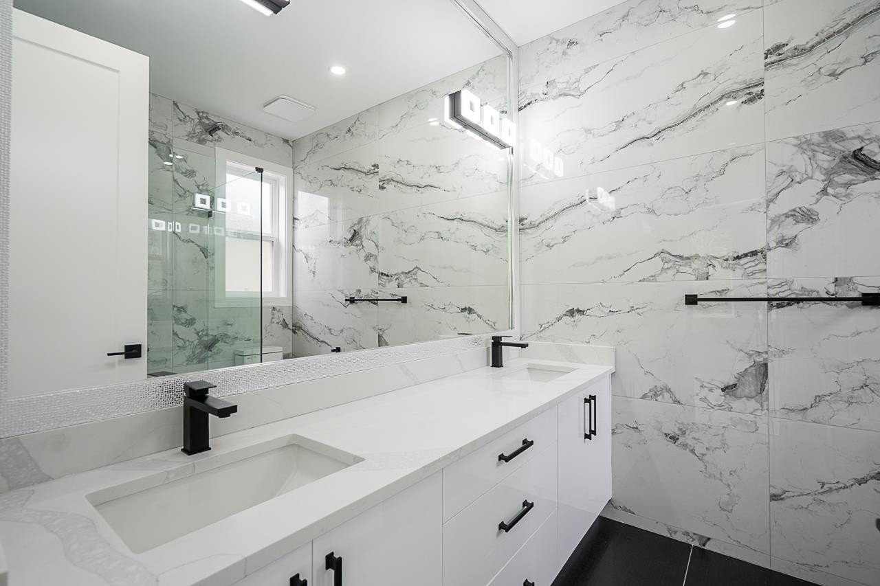 









7518


205a

Street,
Langley,




BC
V2Y 1V5

