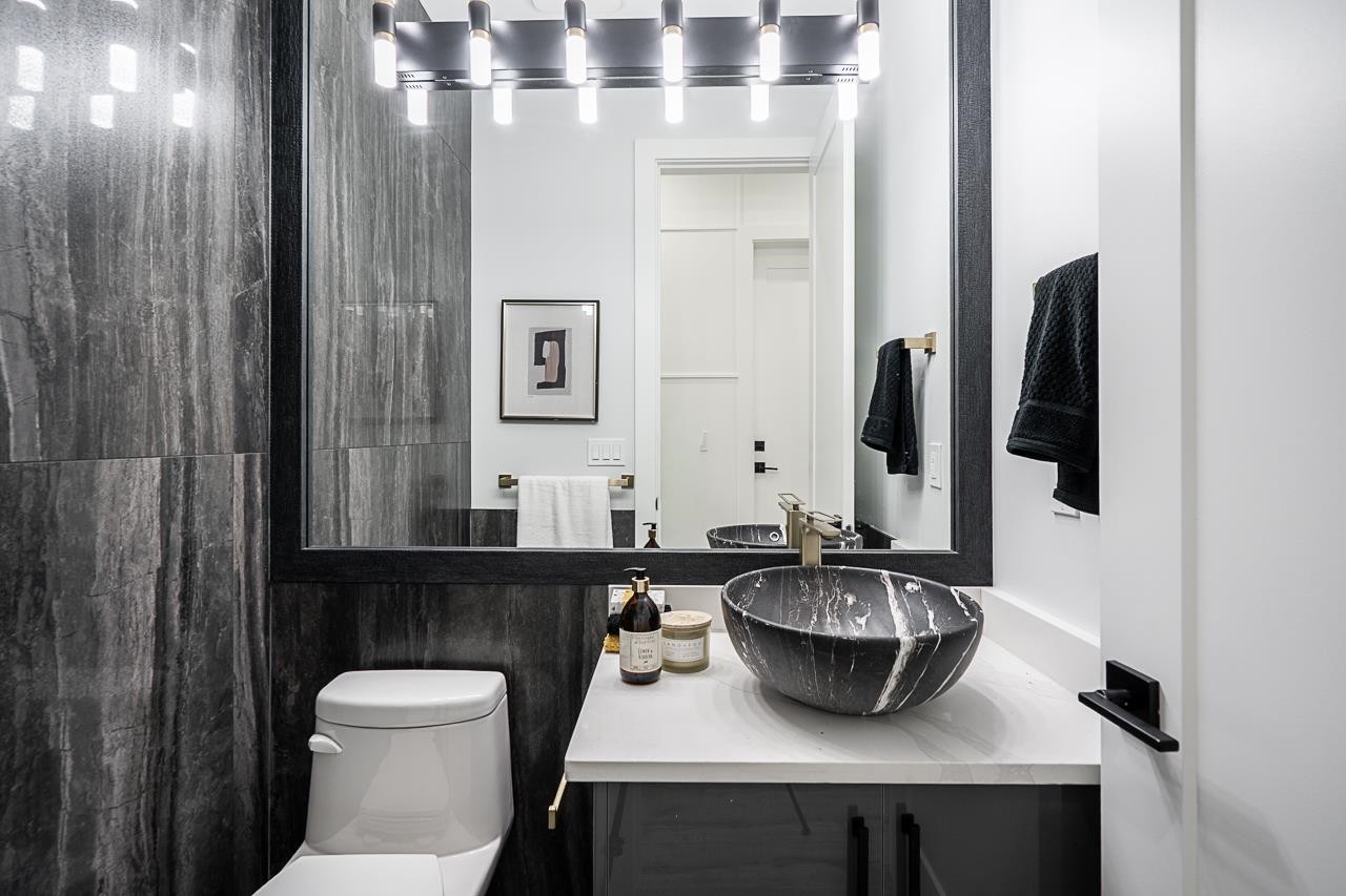 









7518


205a

Street,
Langley,




BC
V2Y 1V5

