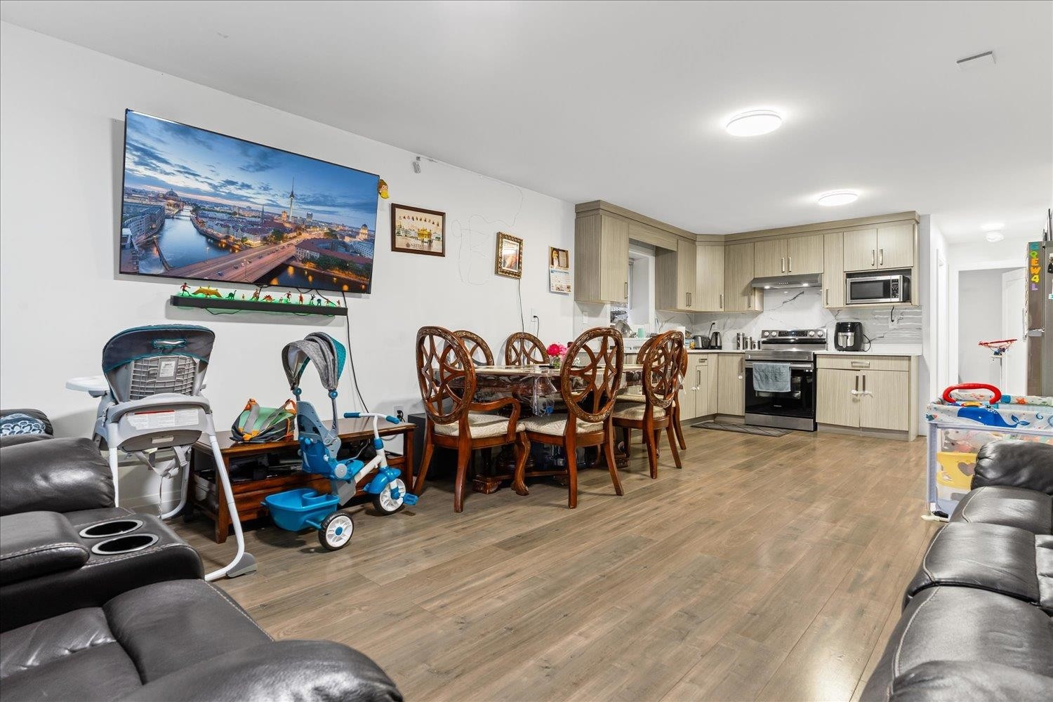 









32597


Willingdon

Crescent,
Abbotsford,




BC
V2T 1S1

