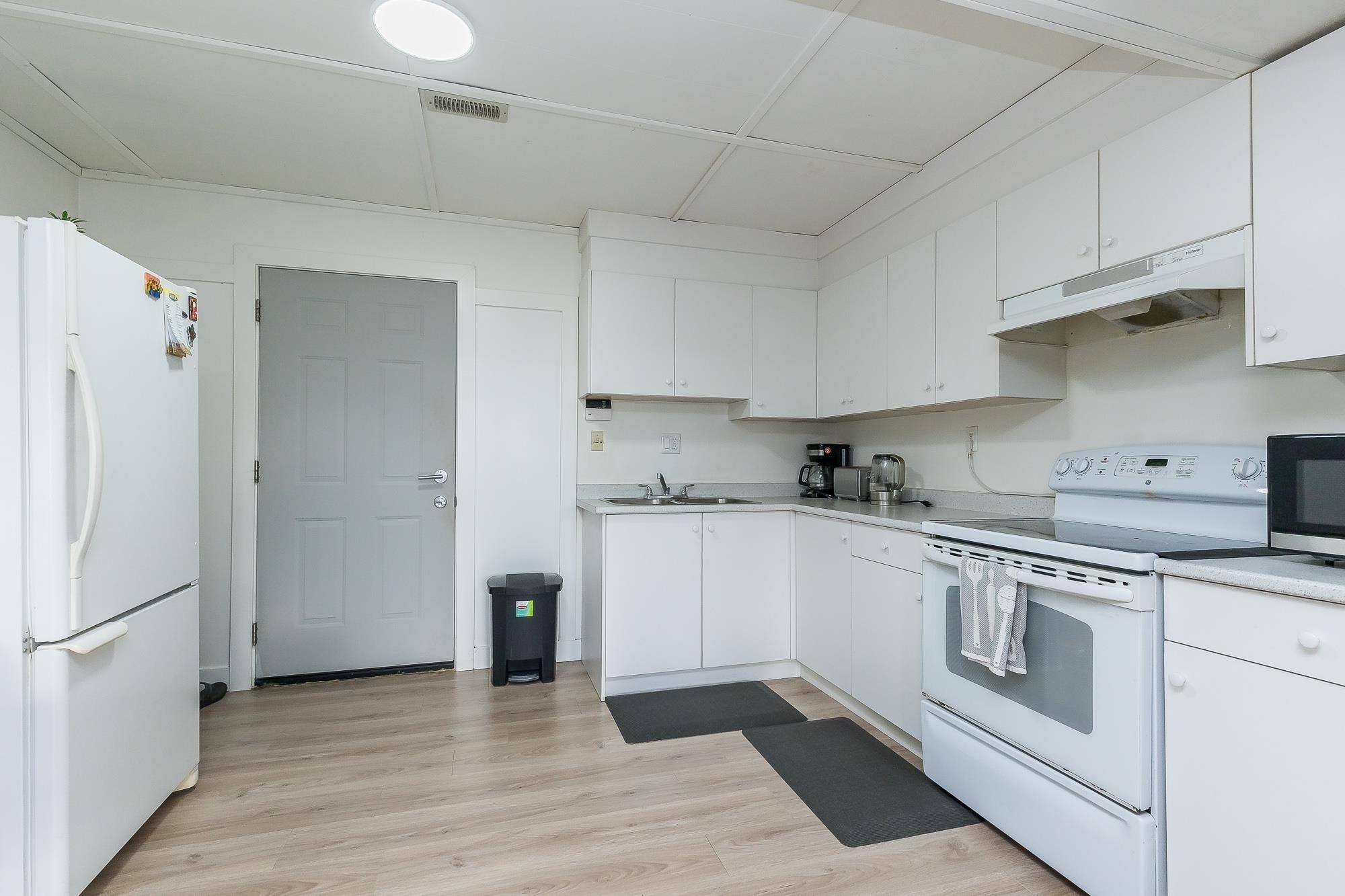 









31129


Gardner

Avenue,
Abbotsford,




BC
V2T 5E1

