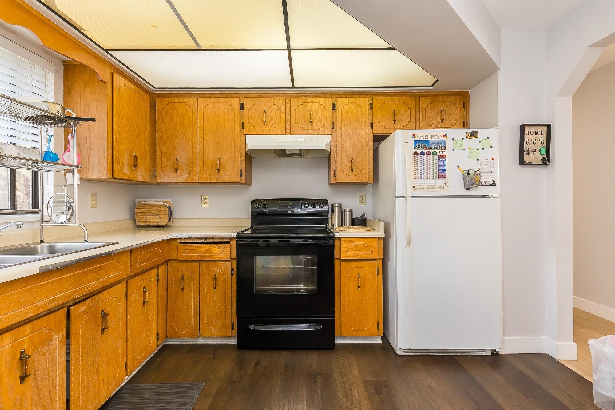 









31129


Gardner

Avenue,
Abbotsford,




BC
V2T 5E1

