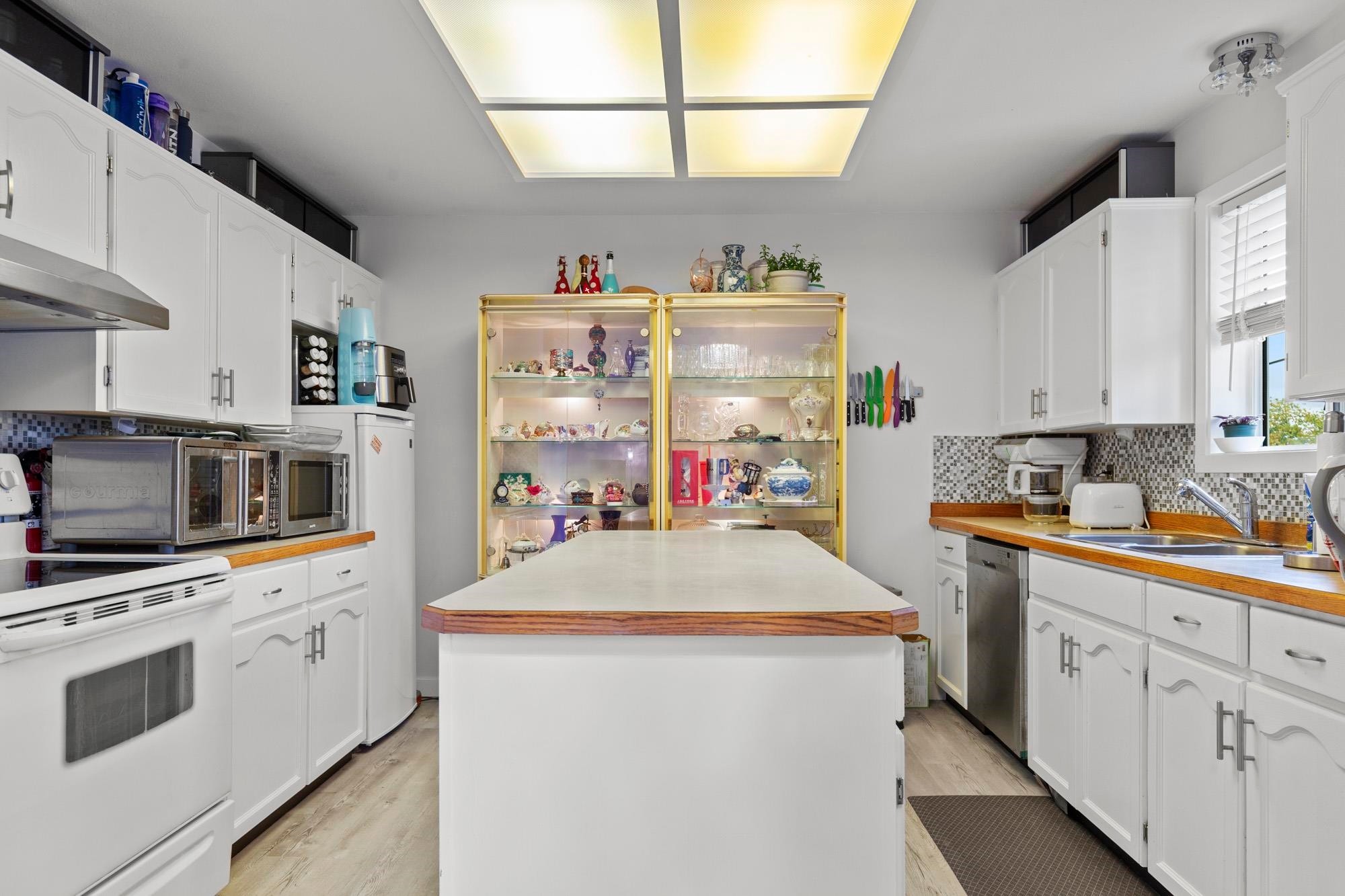 









32821


6

Avenue, 11,
Mission,




BC
V2V 6L1

