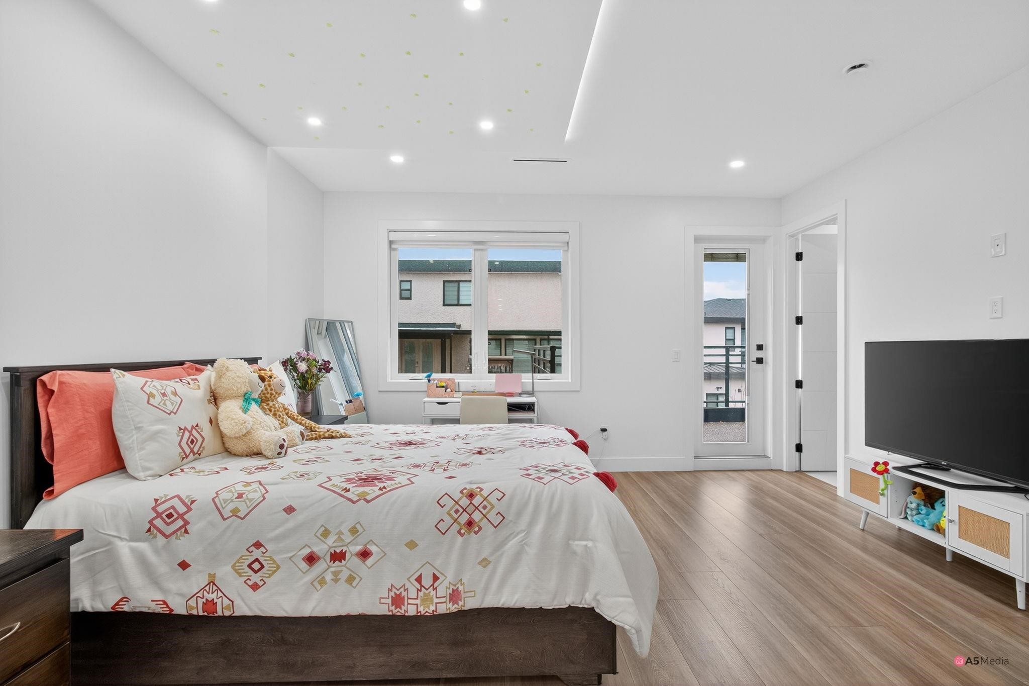 









17925


56a

Avenue,
Surrey,




BC
V3S 5H4

