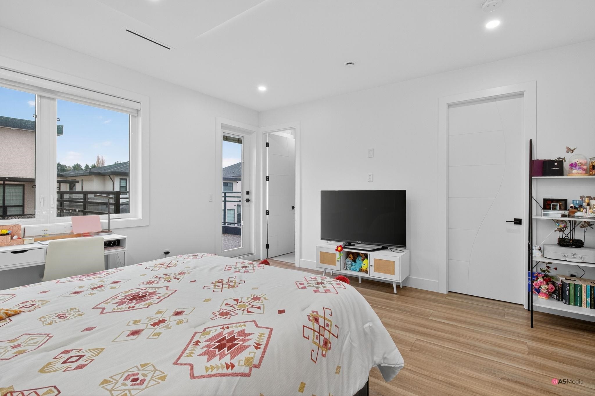 









17925


56a

Avenue,
Surrey,




BC
V3S 5H4

