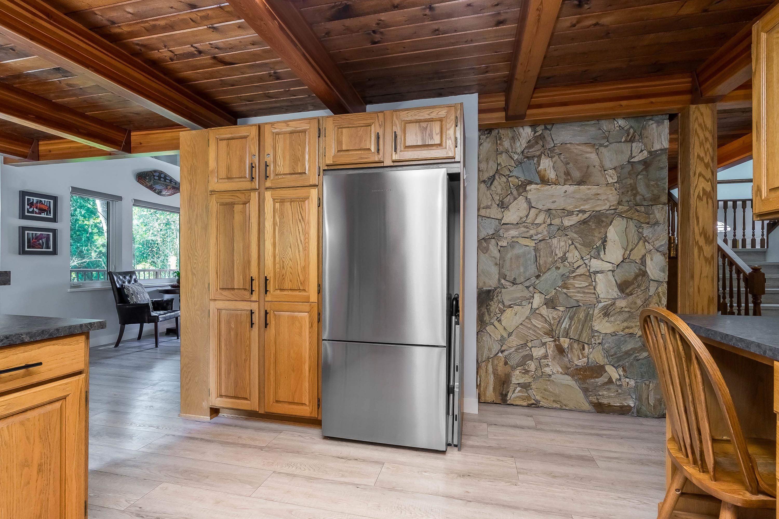 









4567


Saddlehorn

Crescent,
Langley,




BC
V2Z 1J7

