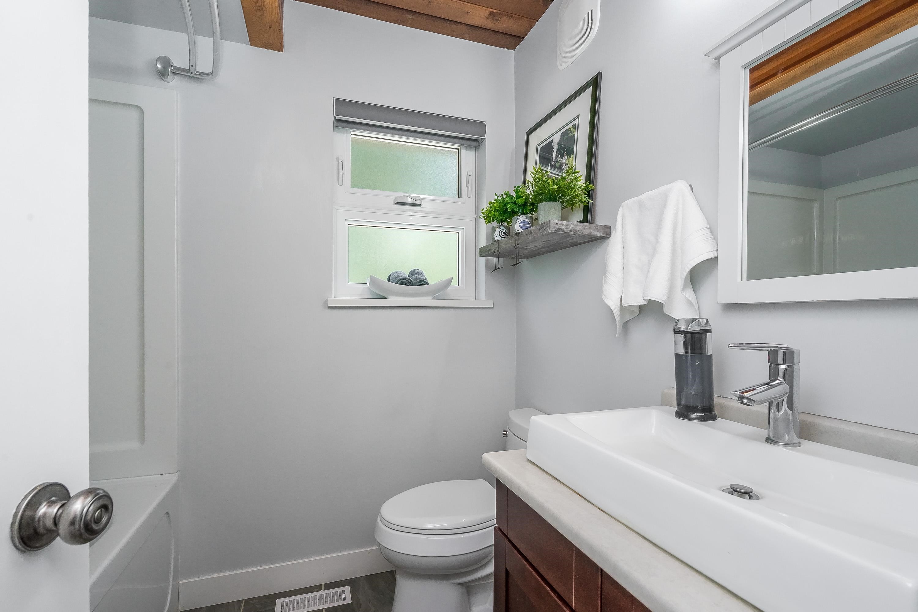 









4567


Saddlehorn

Crescent,
Langley,




BC
V2Z 1J7

