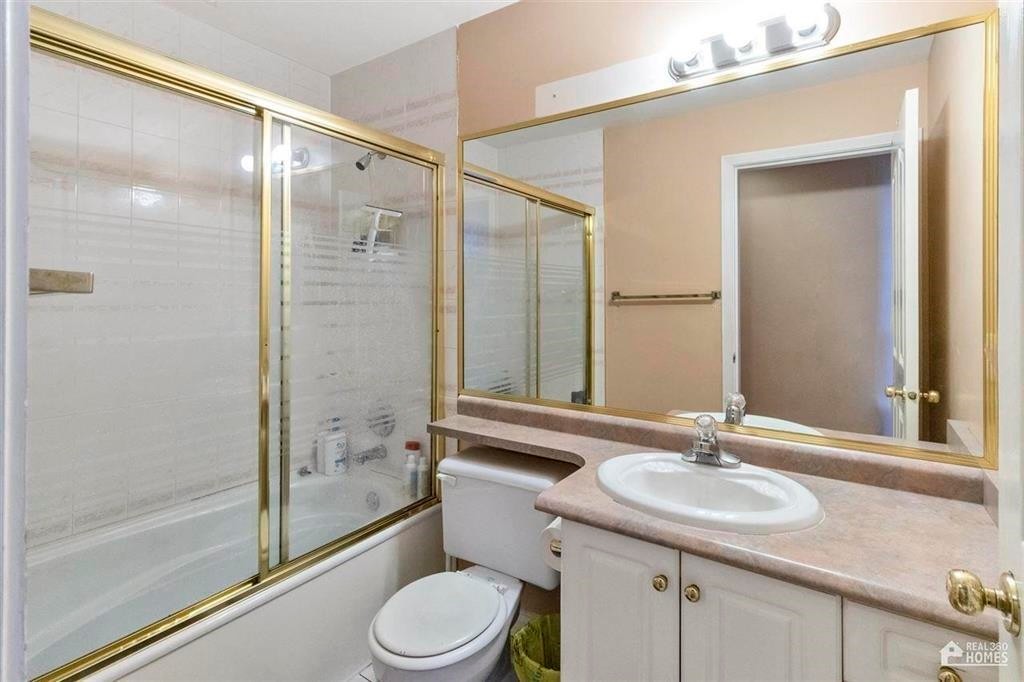 









13107


74

Avenue,
Surrey,




BC
V3W 1C3

