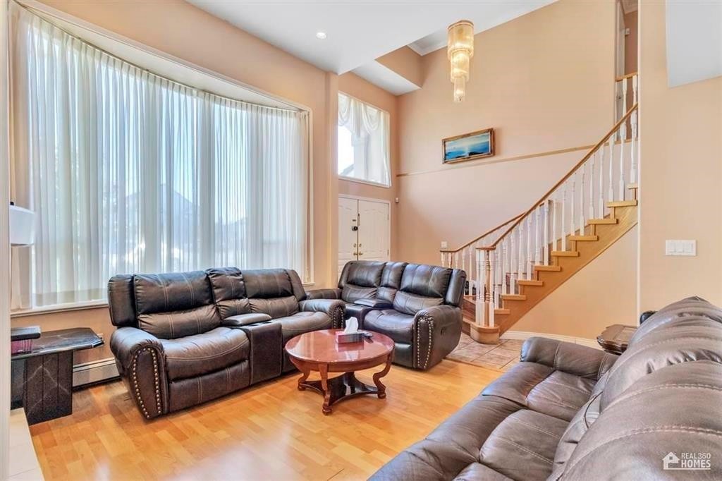 









13107


74

Avenue,
Surrey,




BC
V3W 1C3

