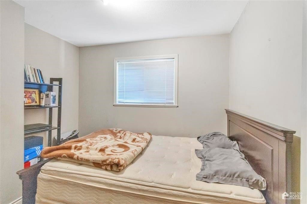 









13107


74

Avenue,
Surrey,




BC
V3W 1C3

