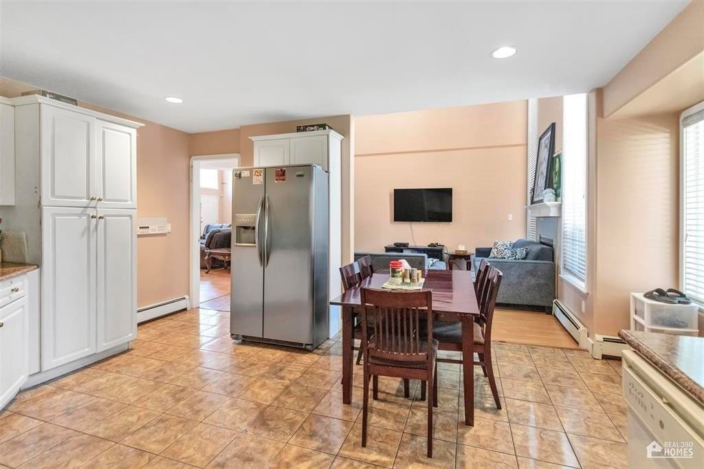 









13107


74

Avenue,
Surrey,




BC
V3W 1C3

