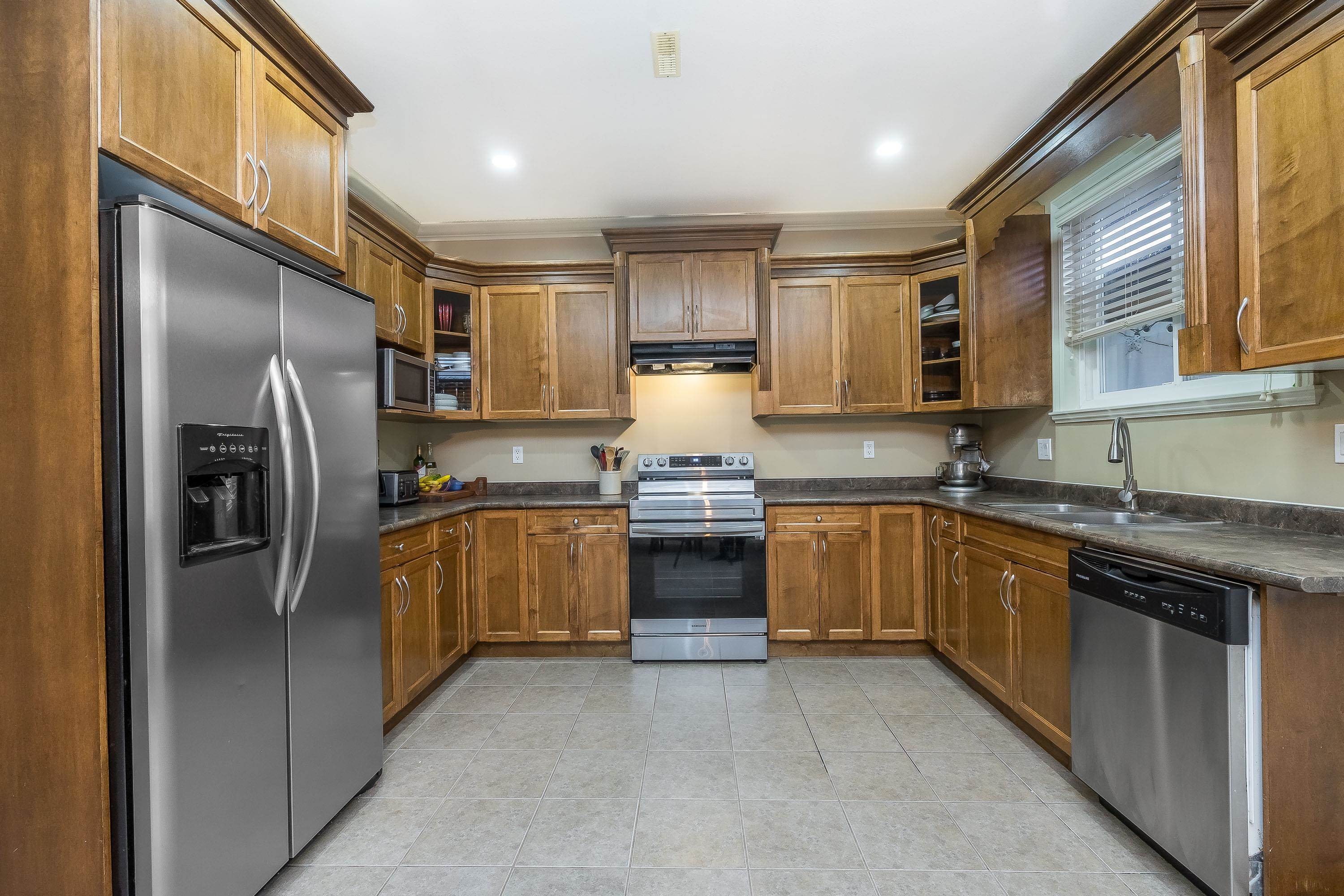 









33116


Dalke

Avenue,
Mission,




BC
V2V 0A3

