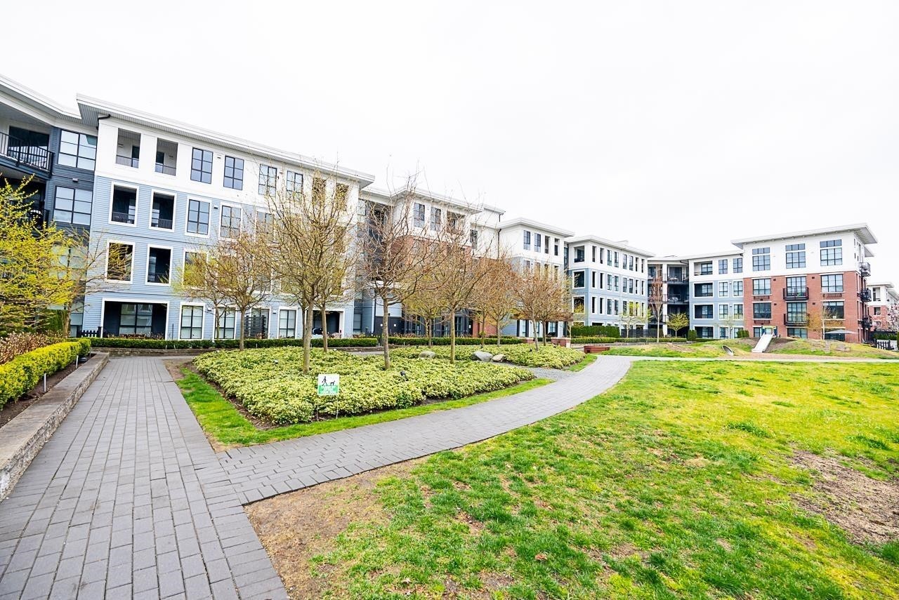 









15137


33

Avenue, 401,
Surrey,




BC
V3Z 0Y1

