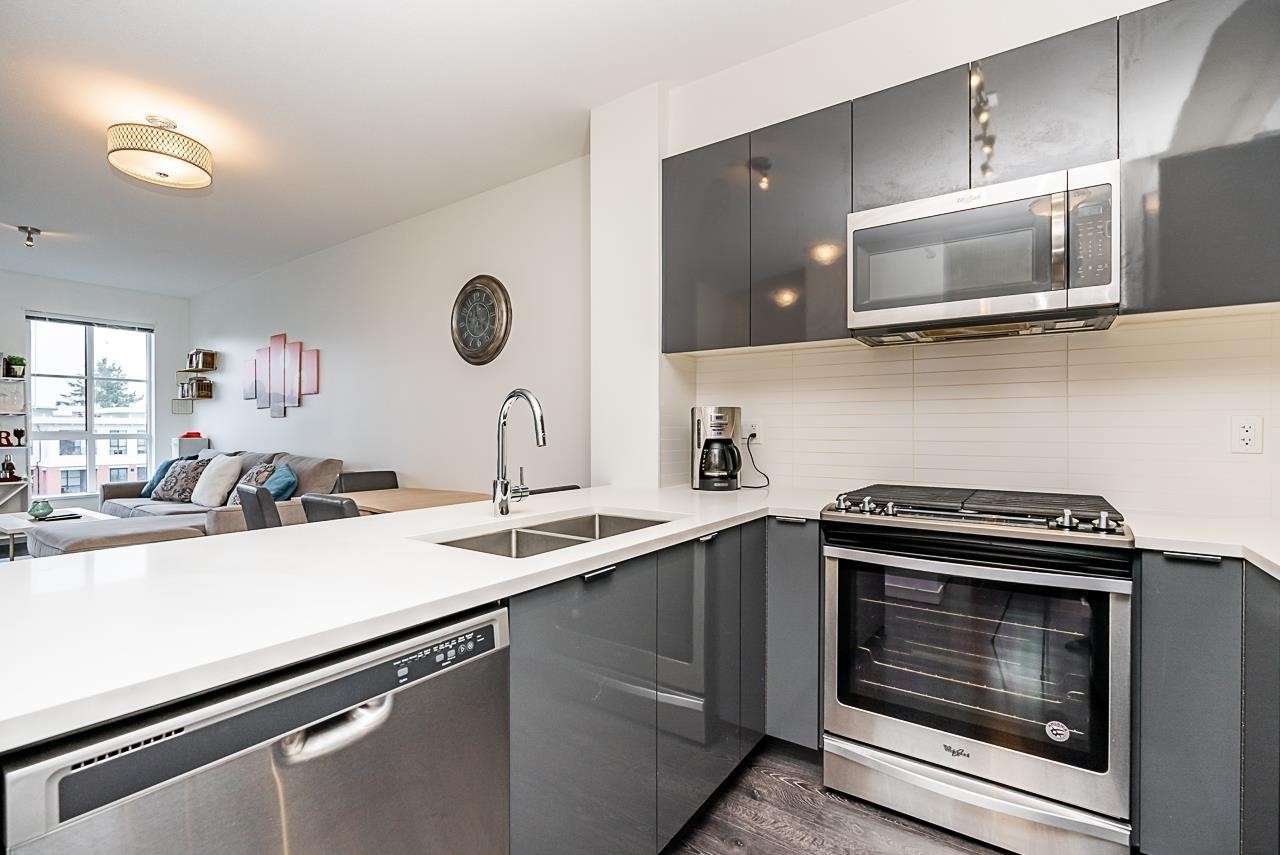 









15137


33

Avenue, 401,
Surrey,




BC
V3Z 0Y1

