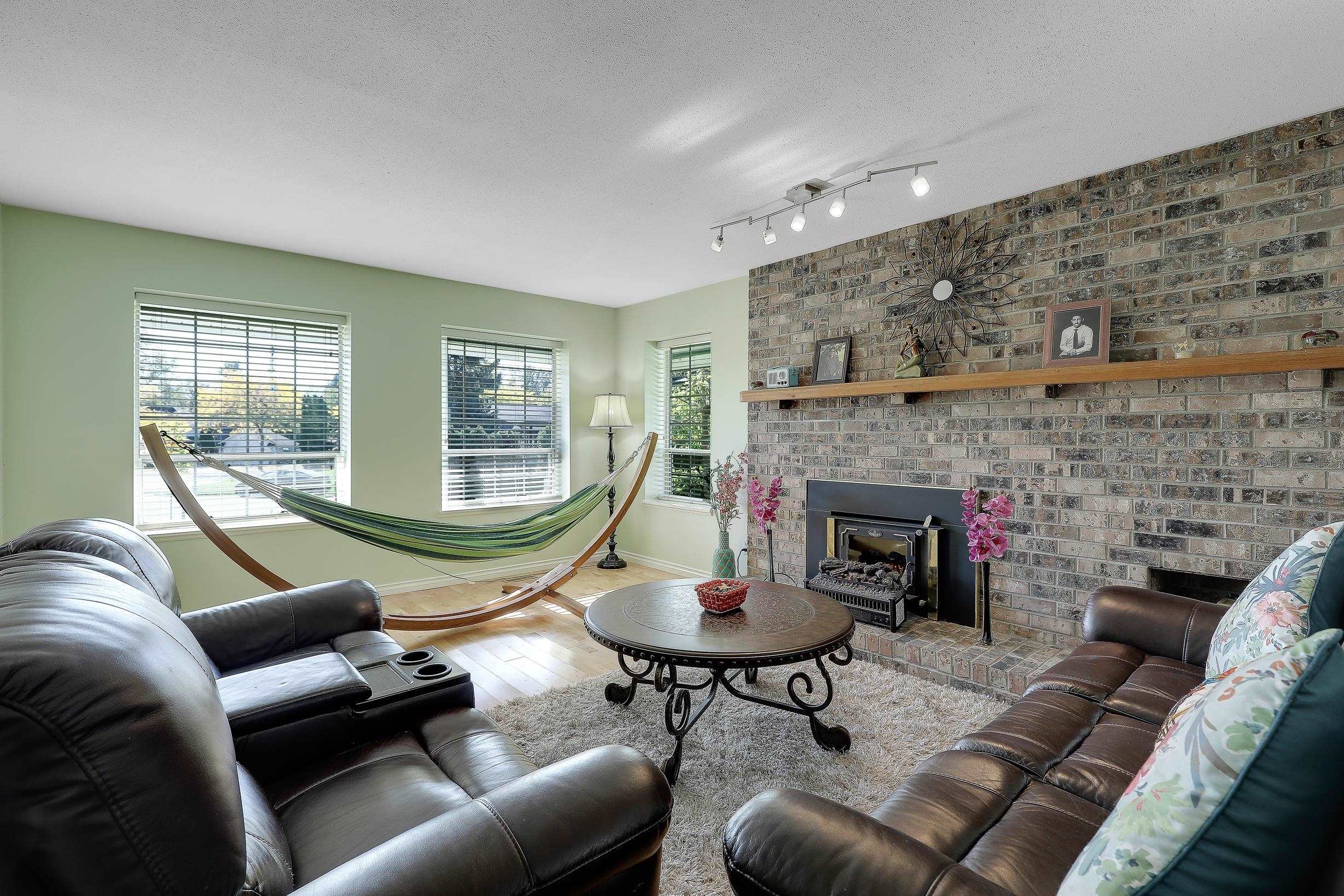 









8182


140b

Street,
Surrey,




BC
V3W 8X3

