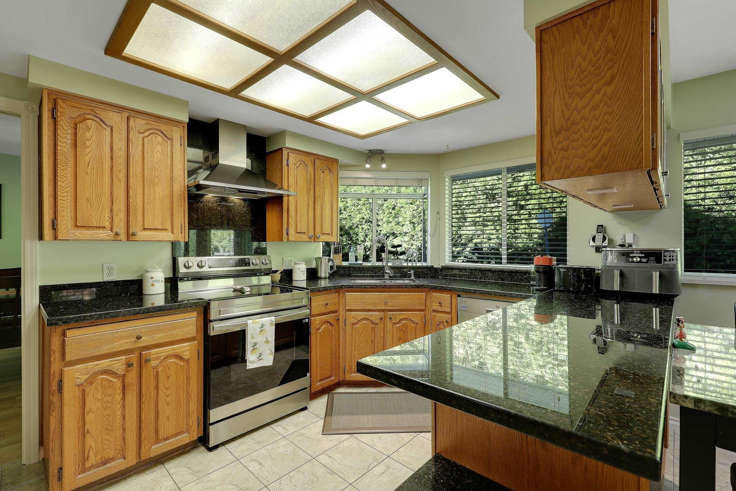 









8182


140b

Street,
Surrey,




BC
V3W 8X3

