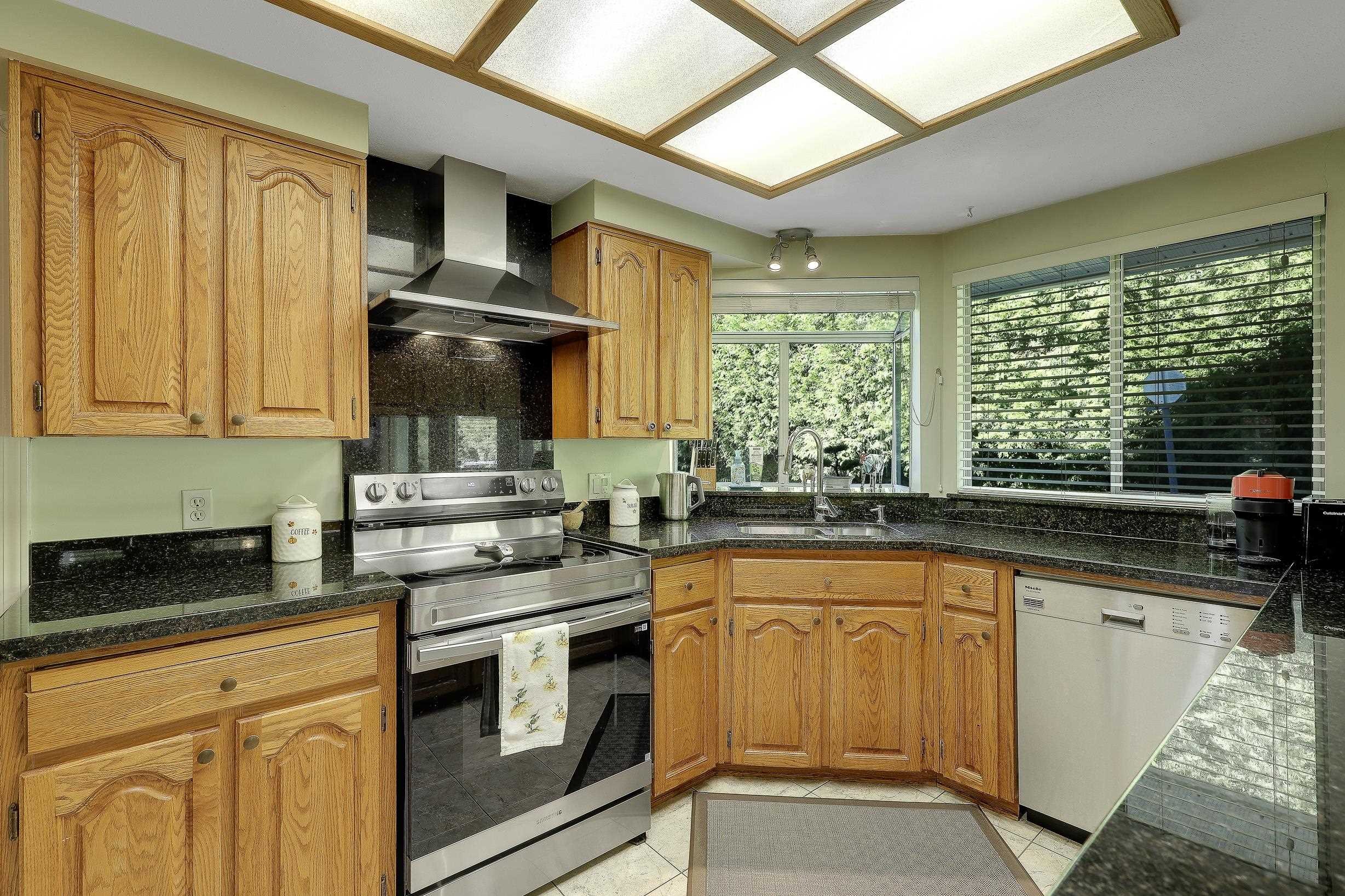 









8182


140b

Street,
Surrey,




BC
V3W 8X3

