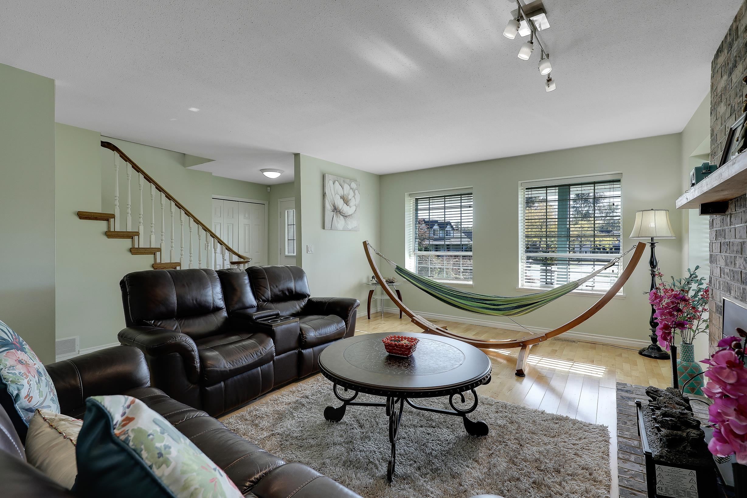 









8182


140b

Street,
Surrey,




BC
V3W 8X3

