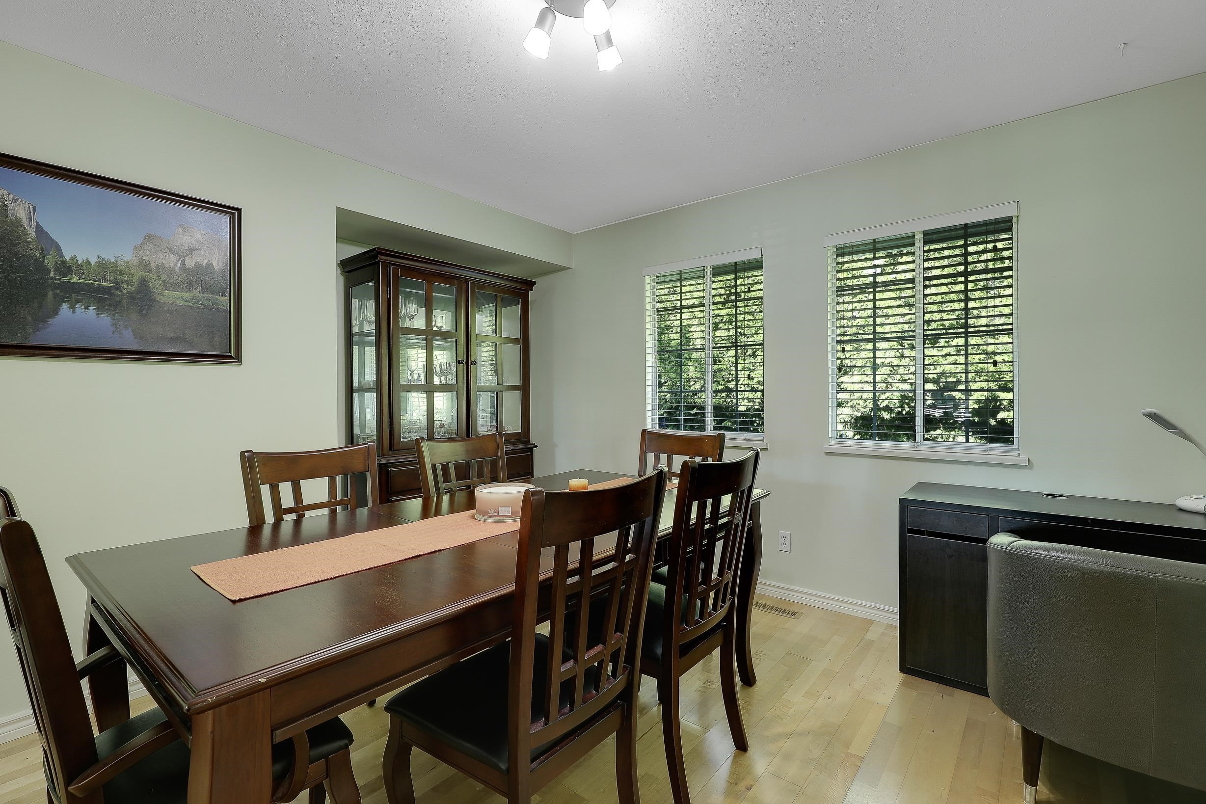 









8182


140b

Street,
Surrey,




BC
V3W 8X3

