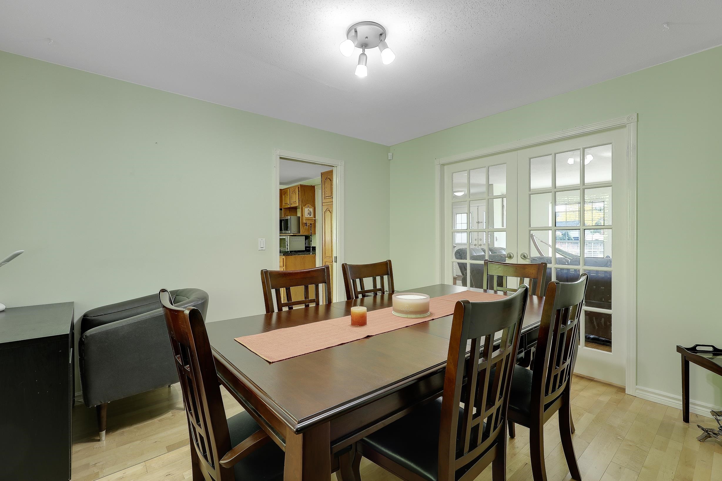 









8182


140b

Street,
Surrey,




BC
V3W 8X3

