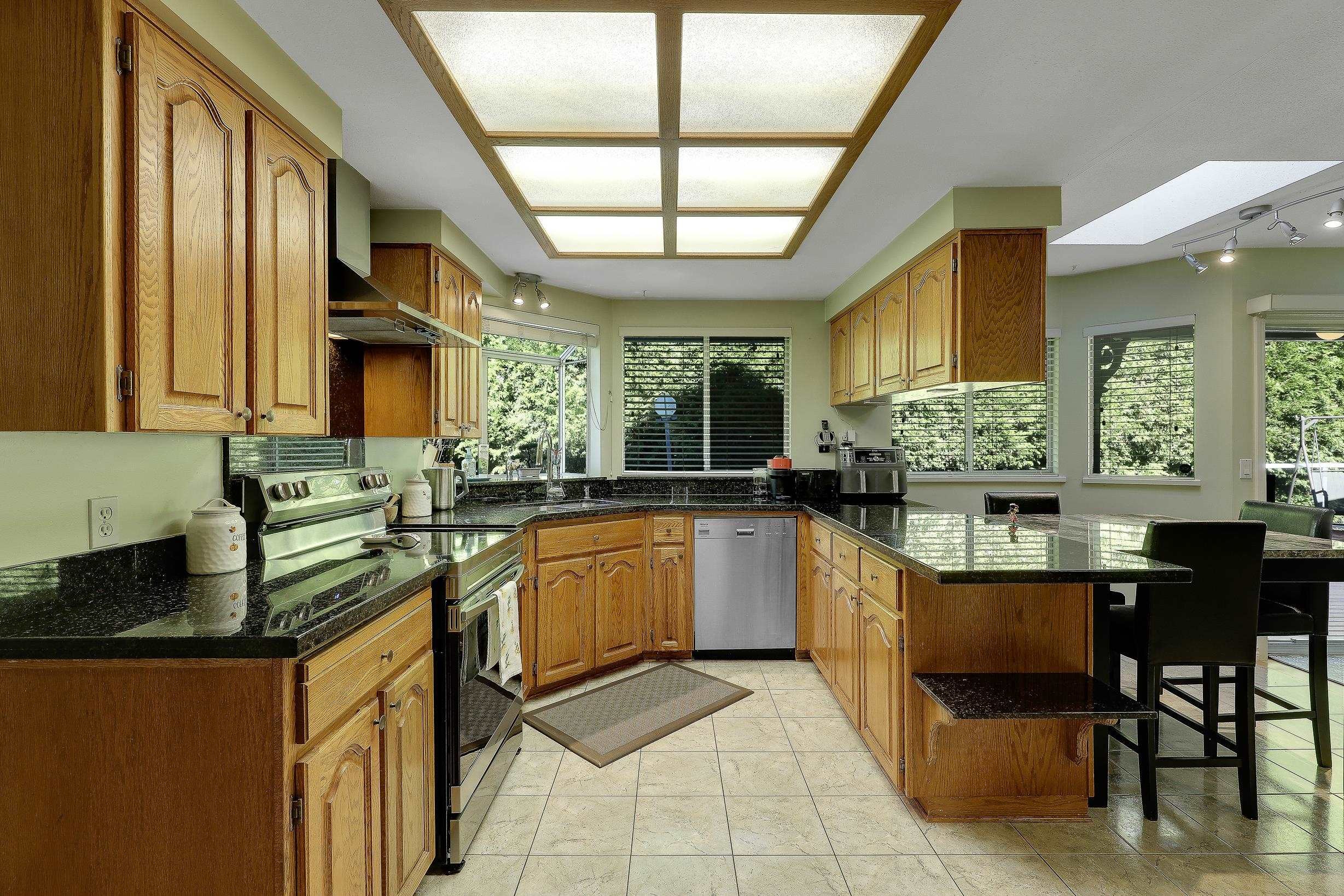 









8182


140b

Street,
Surrey,




BC
V3W 8X3

