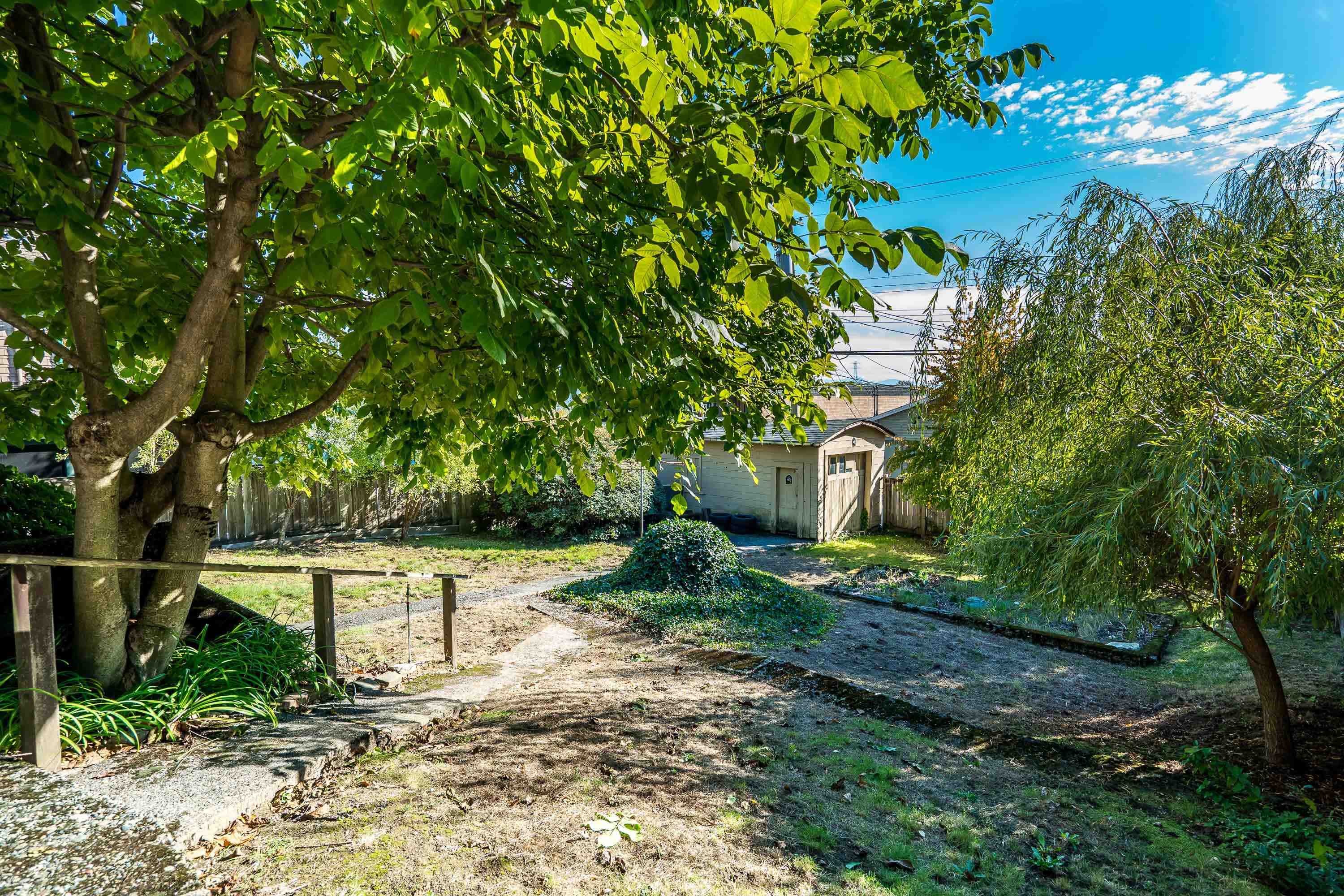 









33026


2

Avenue,
Mission,




BC
V2V 1J8

