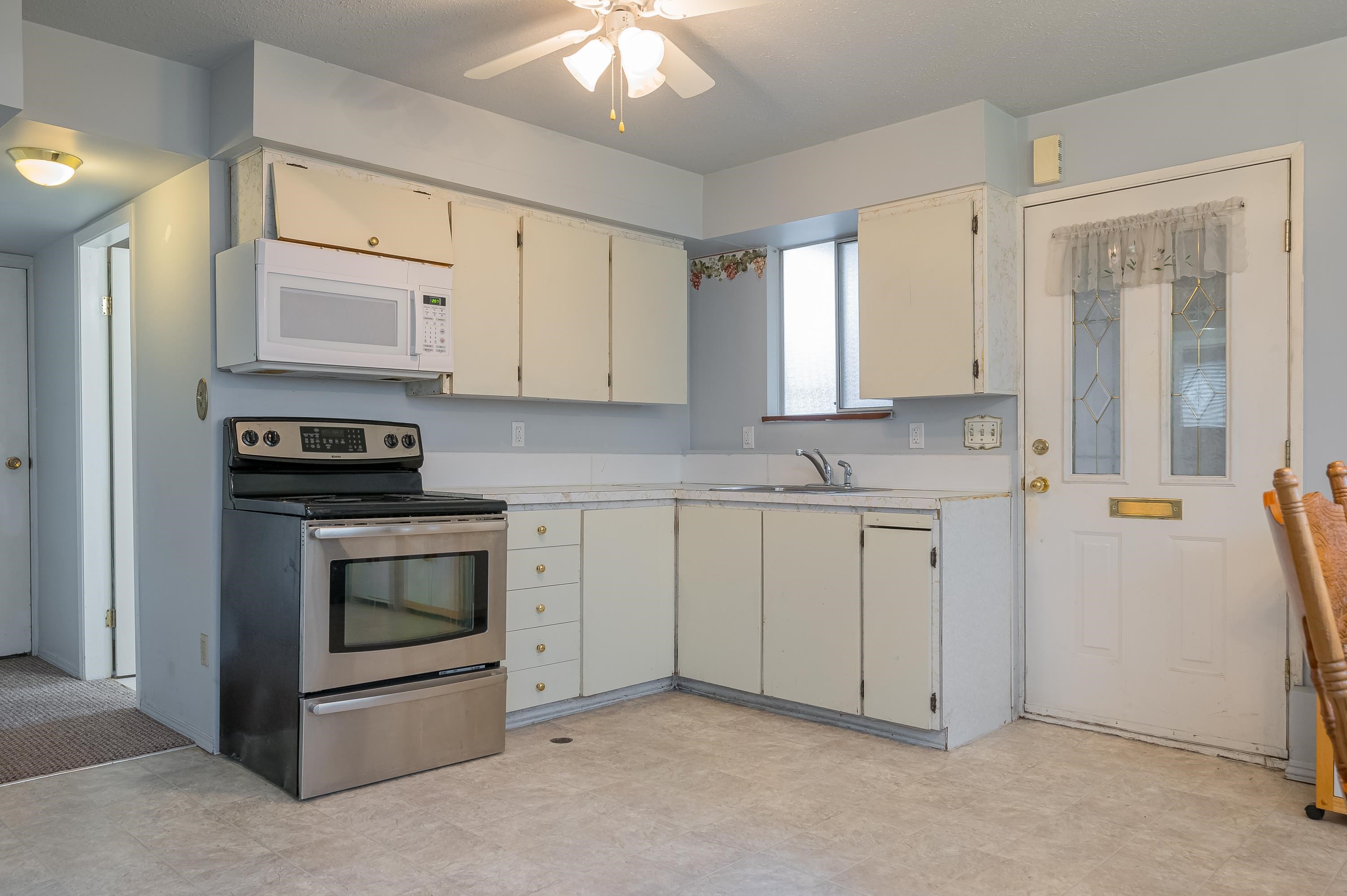 









4820


200

Street,
Langley,




BC
V3A 1L5

