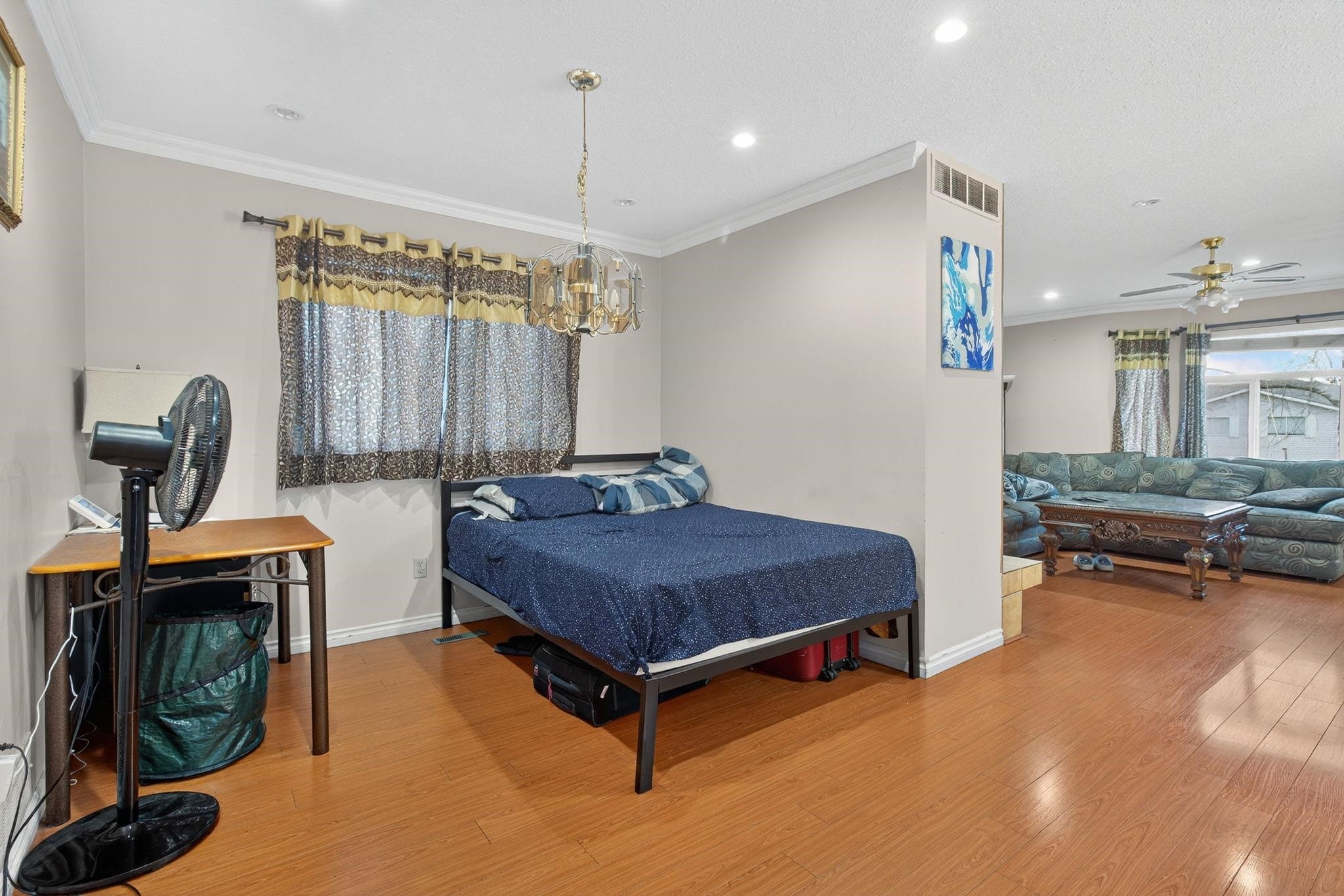 









7556


Sinclair

Crescent,
Surrey,




BC
V3W 6T1

