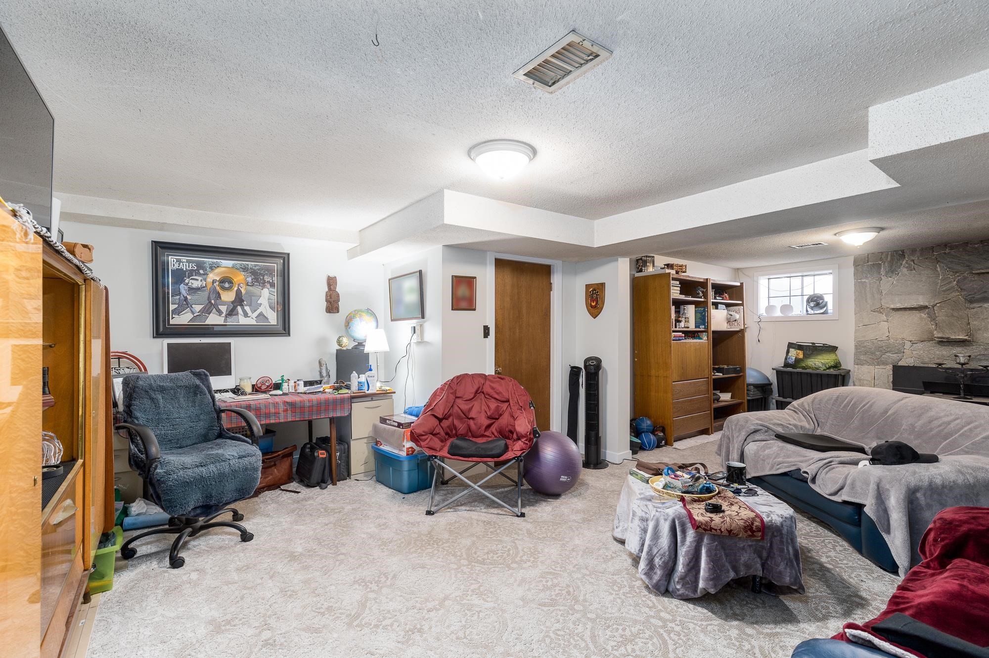 









13759


111

Avenue,
Surrey,




BC
V3R 2C1

