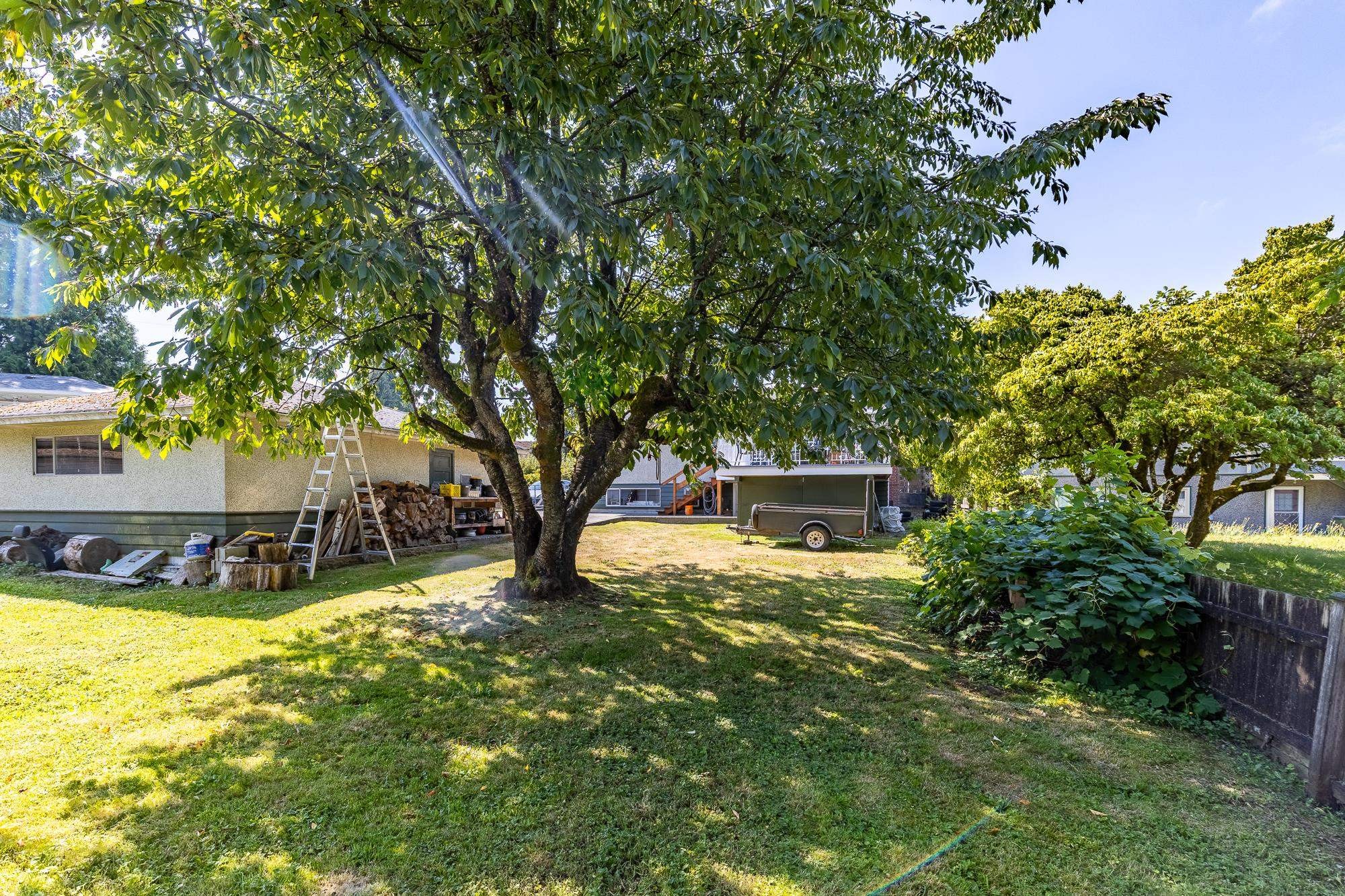 









13759


111

Avenue,
Surrey,




BC
V3R 2C1

