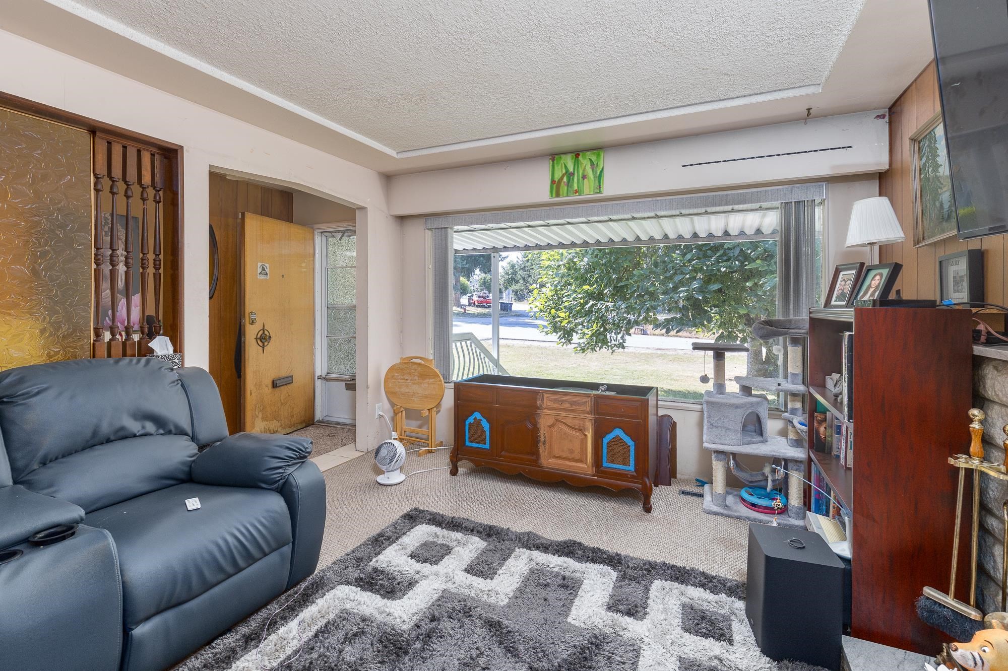 









13759


111

Avenue,
Surrey,




BC
V3R 2C1

