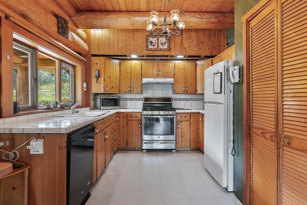 









12585


Ainsworth

Street,
Mission,




BC
V2V 5X4

