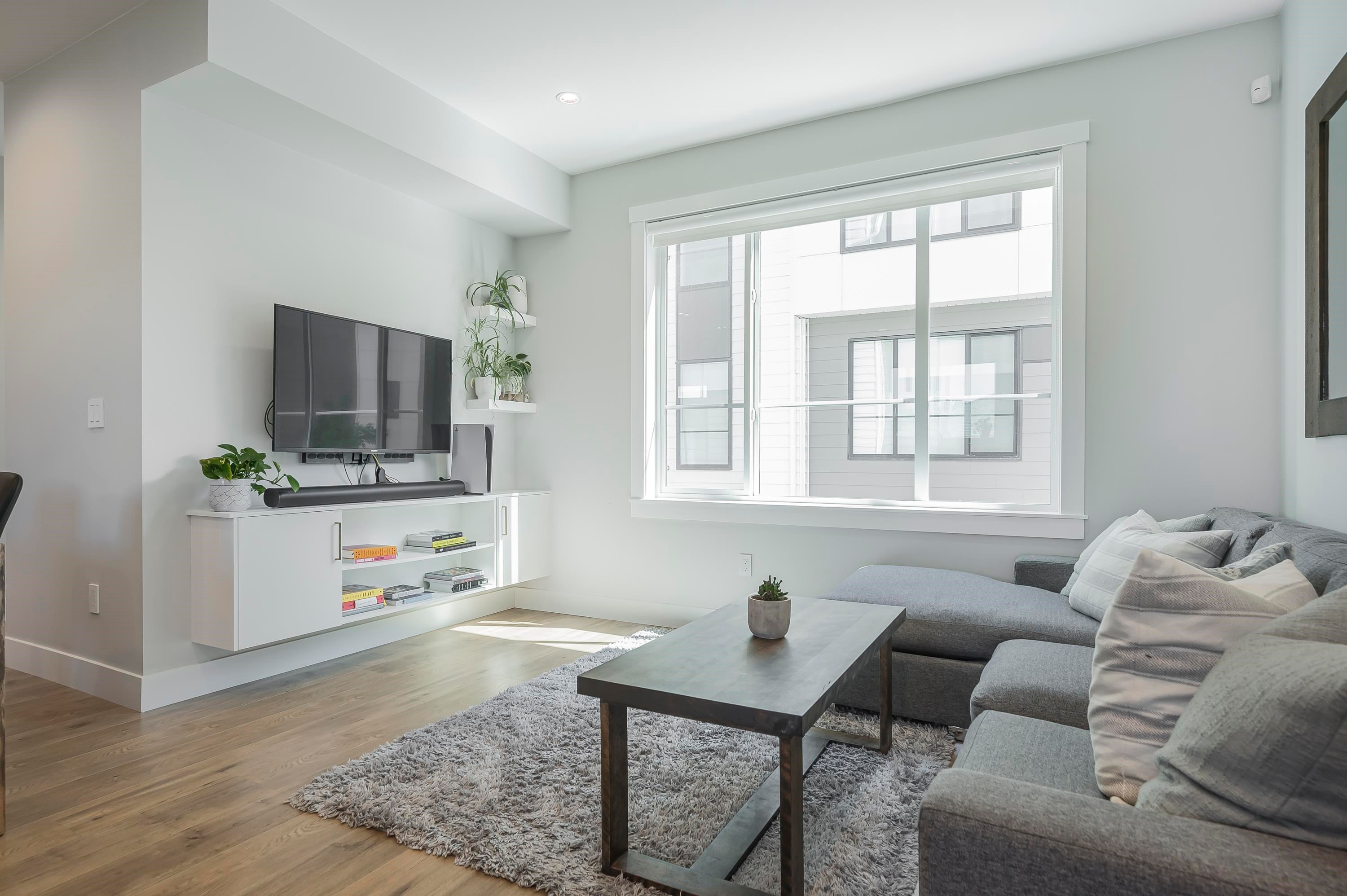 









1639


162

Street, 65,
Surrey,




BC
V4A 4Y1

