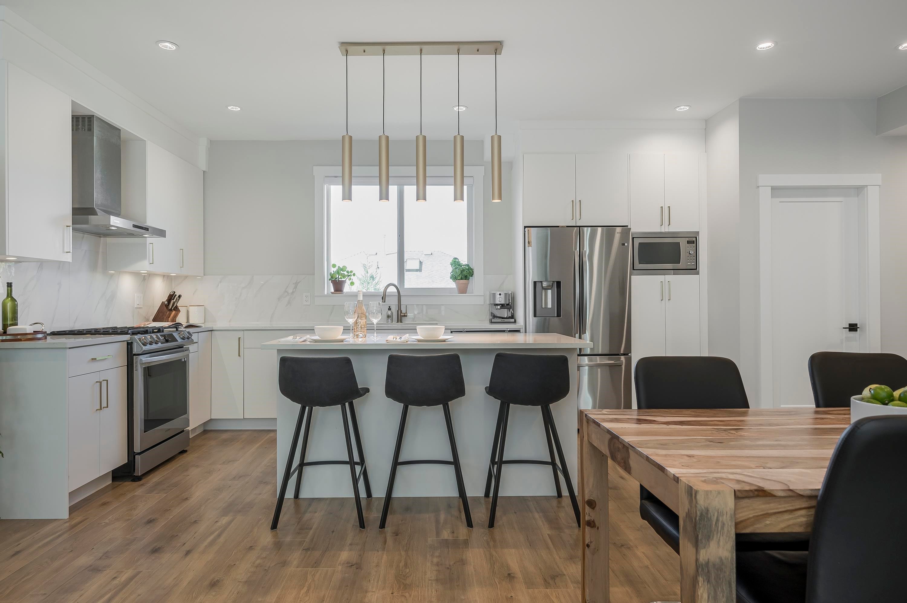 









1639


162

Street, 65,
Surrey,




BC
V4A 4Y1

