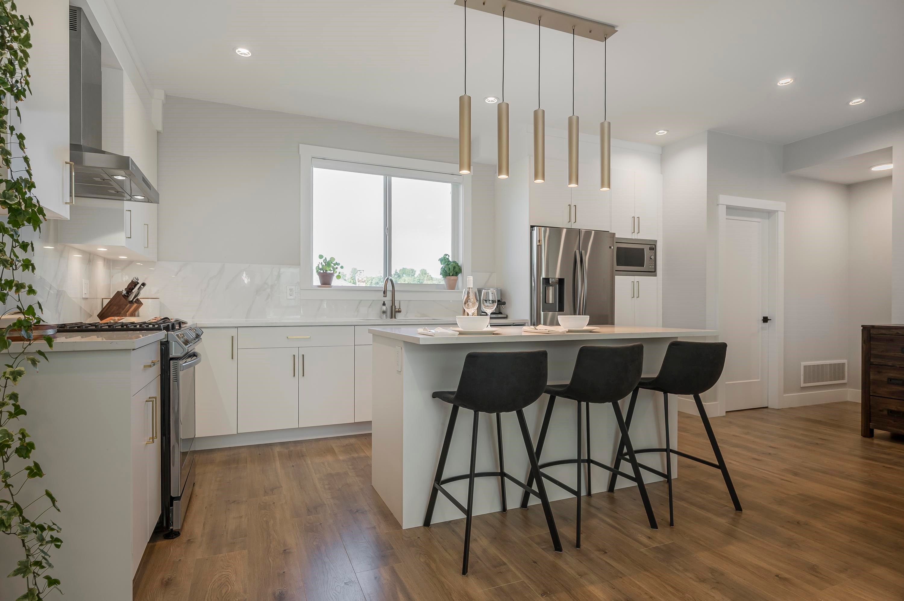 









1639


162

Street, 65,
Surrey,




BC
V4A 4Y1

