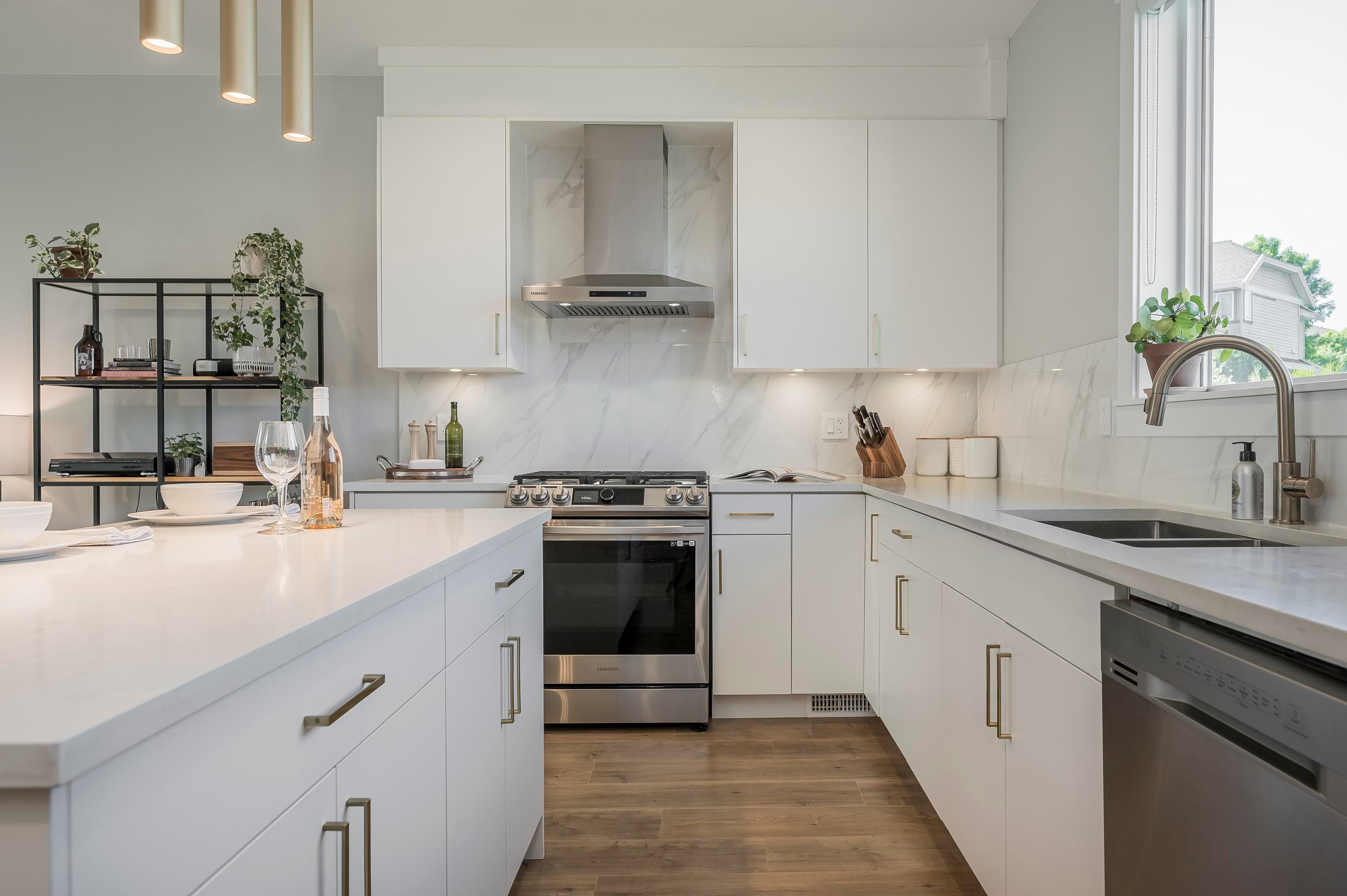 









1639


162

Street, 65,
Surrey,




BC
V4A 4Y1

