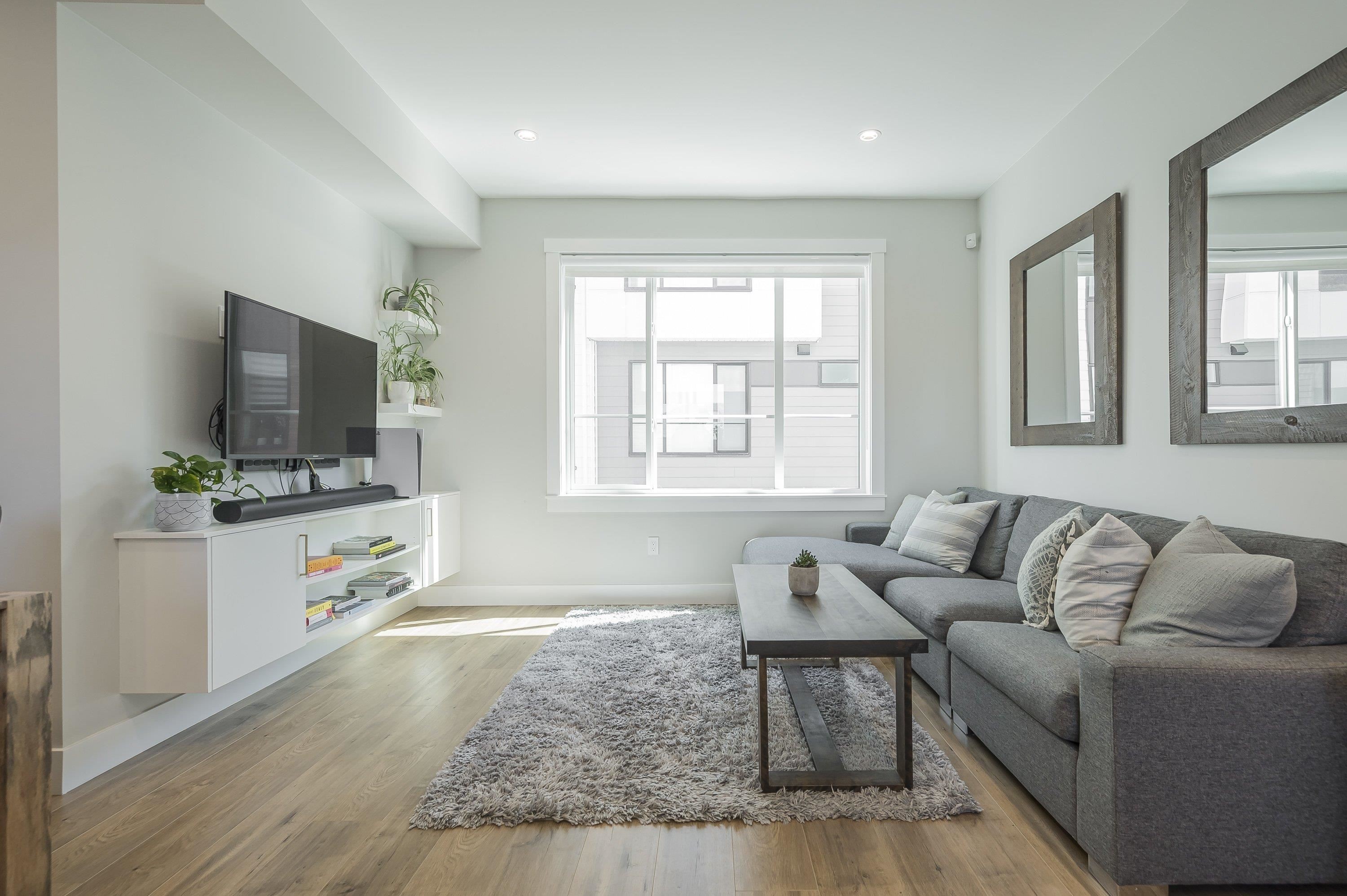 









1639


162

Street, 65,
Surrey,




BC
V4A 4Y1

