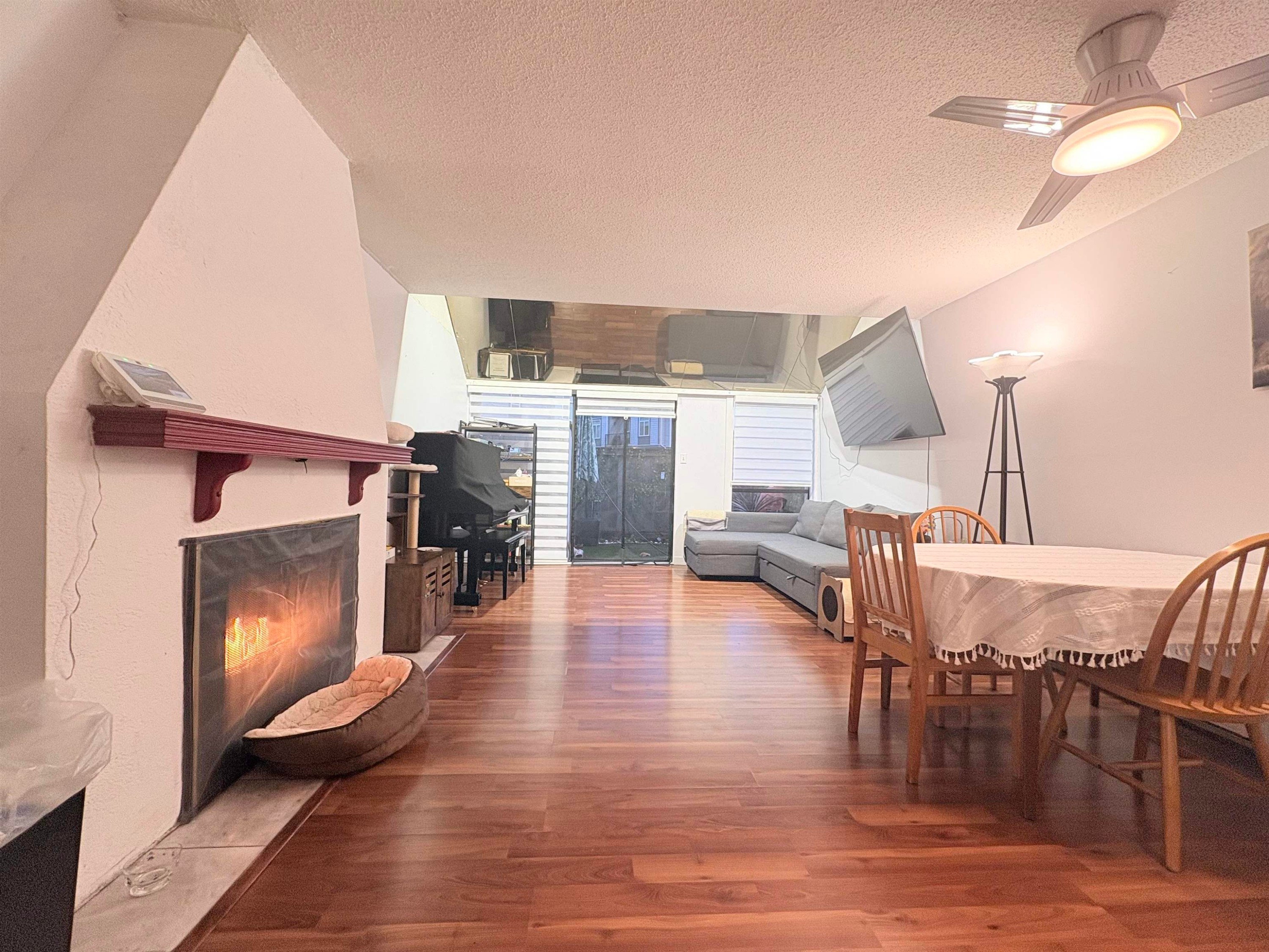 









17714


60

Avenue, 84,
Surrey,




BC
V3S 1V2

