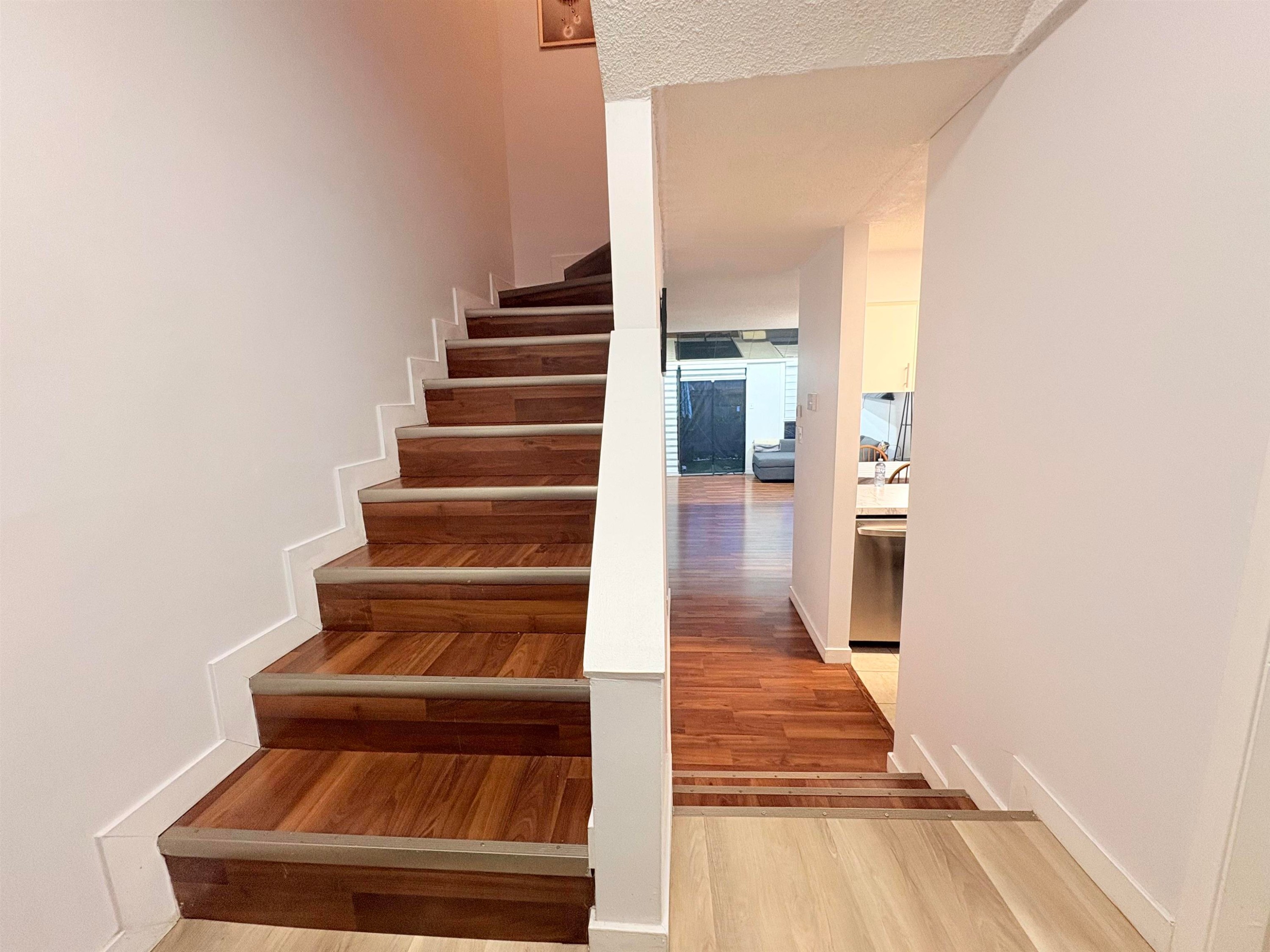 









17714


60

Avenue, 84,
Surrey,




BC
V3S 1V2

