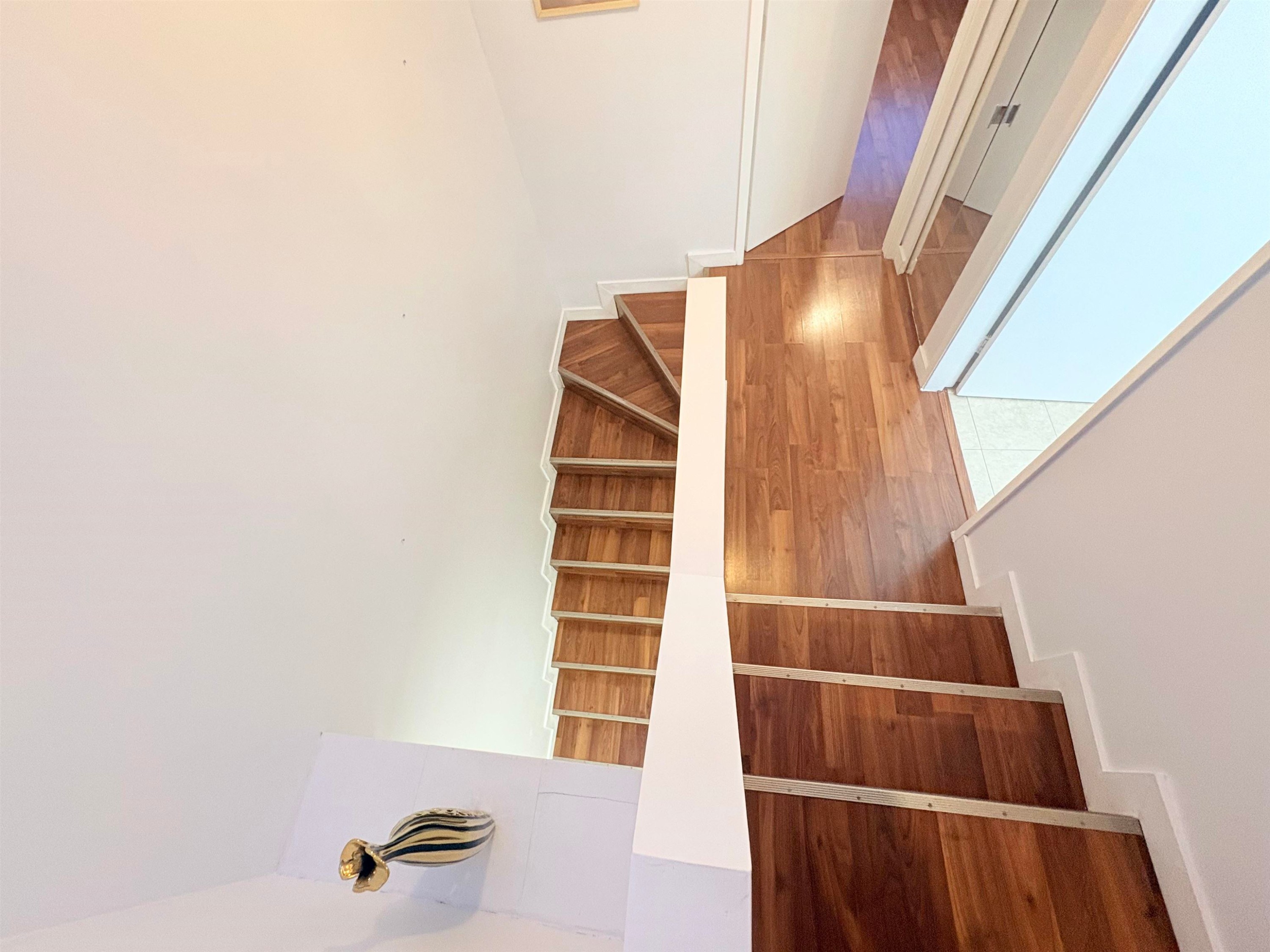 









17714


60

Avenue, 84,
Surrey,




BC
V3S 1V2

