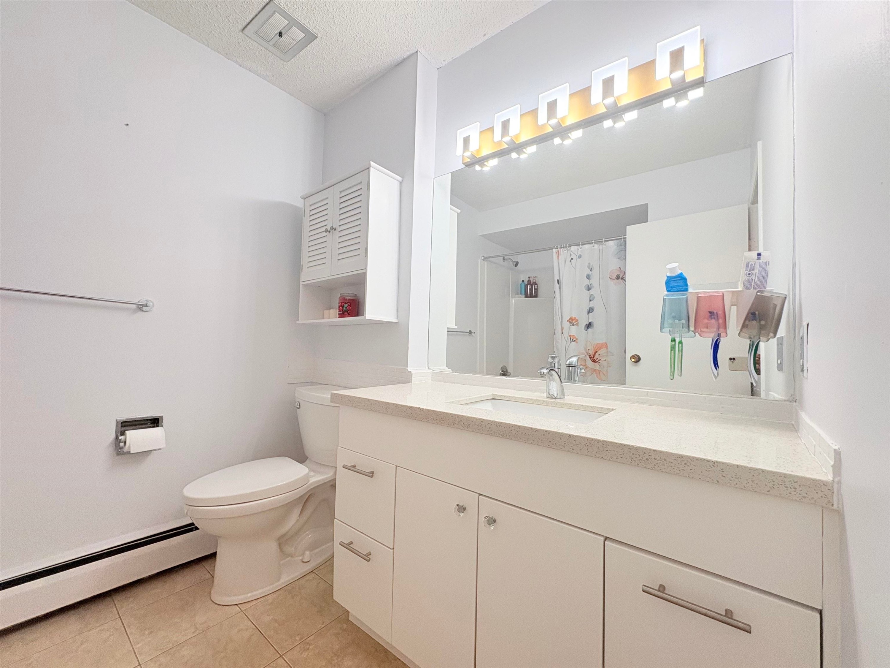 









17714


60

Avenue, 84,
Surrey,




BC
V3S 1V2

