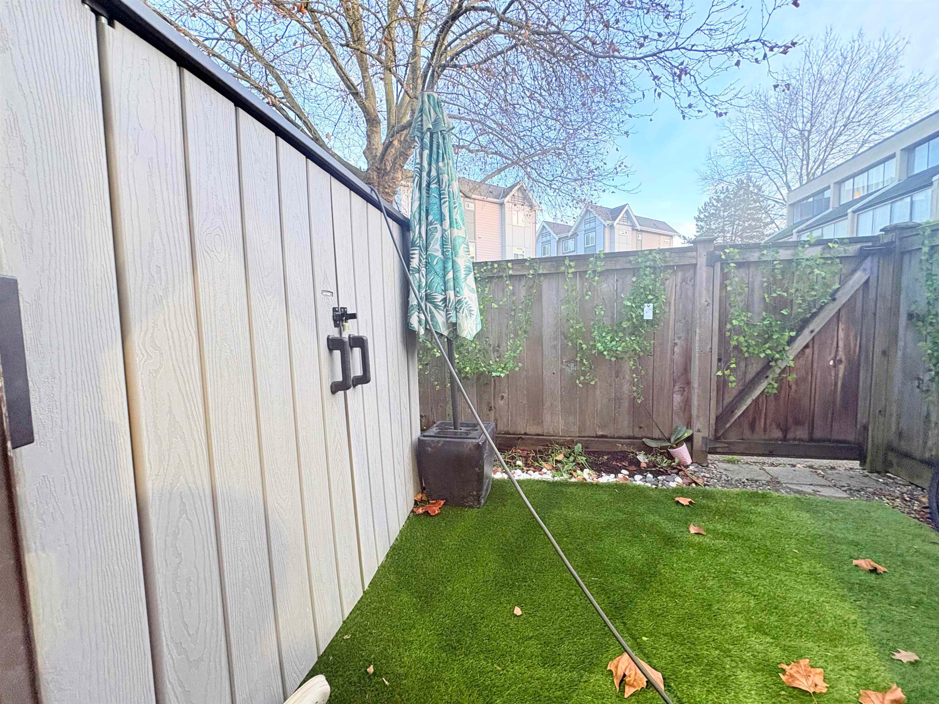 









17714


60

Avenue, 84,
Surrey,




BC
V3S 1V2

