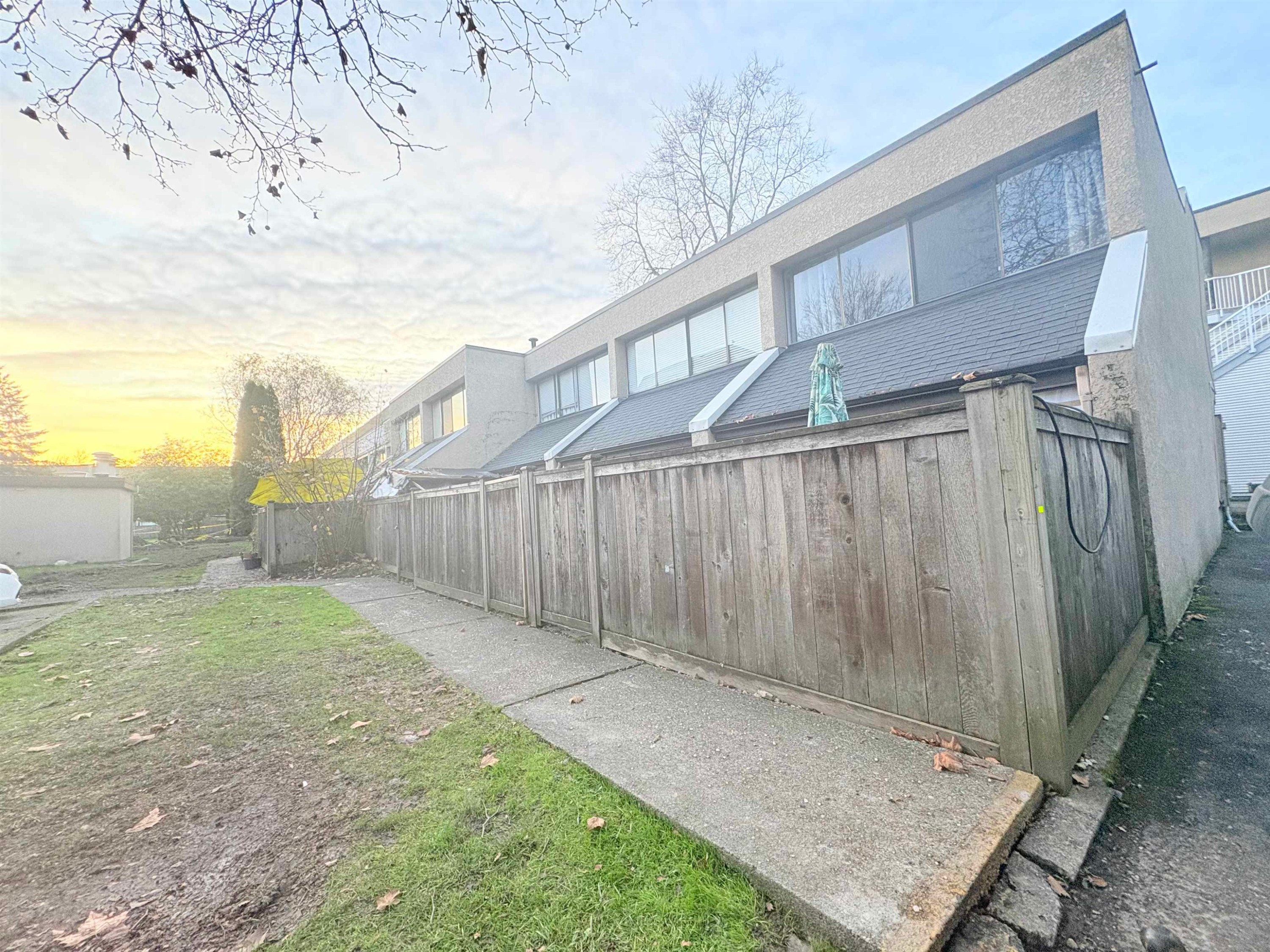 









17714


60

Avenue, 84,
Surrey,




BC
V3S 1V2

