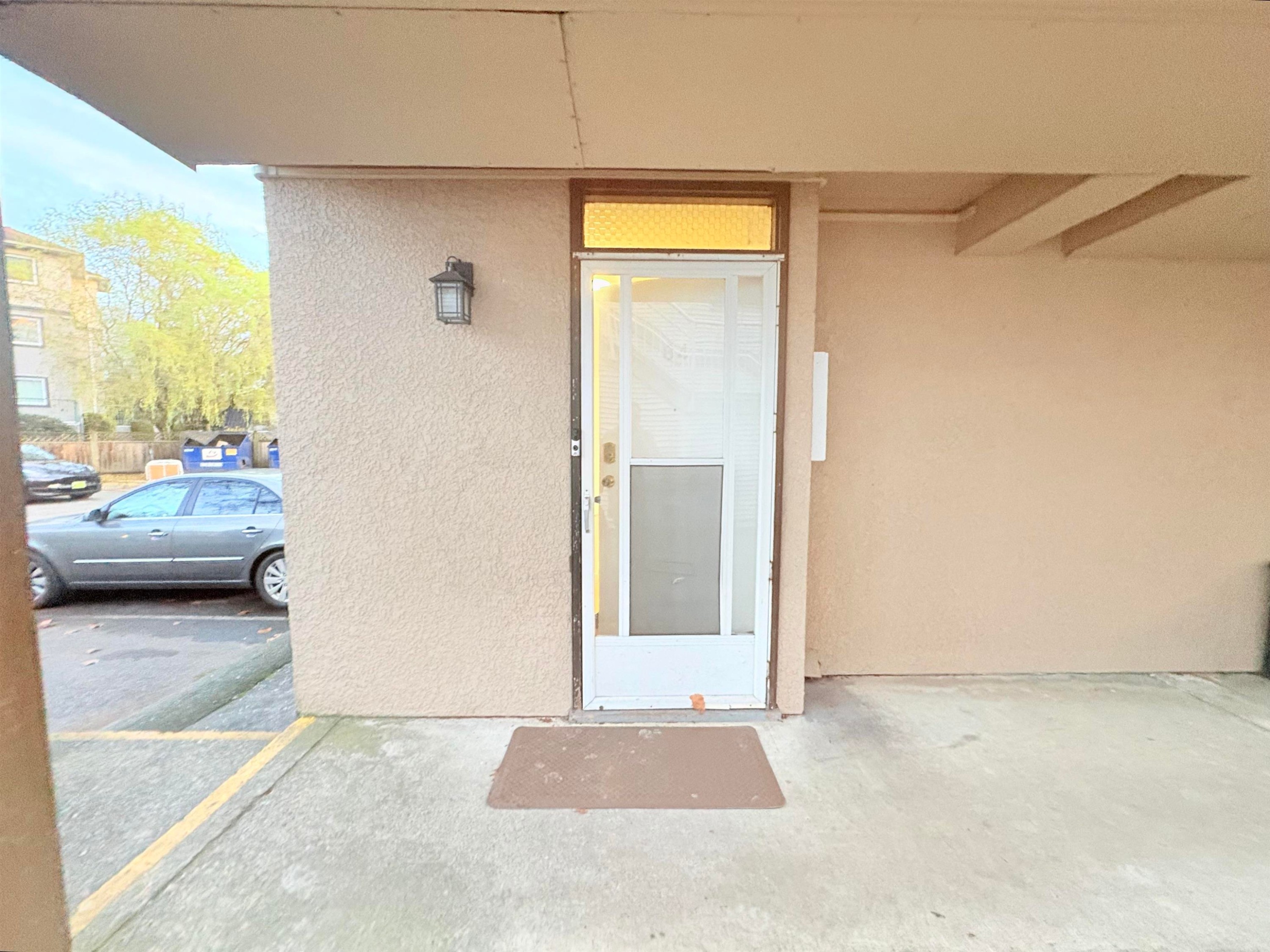 









17714


60

Avenue, 84,
Surrey,




BC
V3S 1V2

